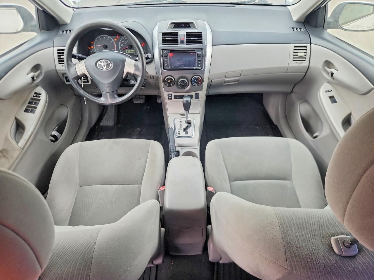 2013 Toyota Corolla Le White vin: 2T1BU4EE5DC001570