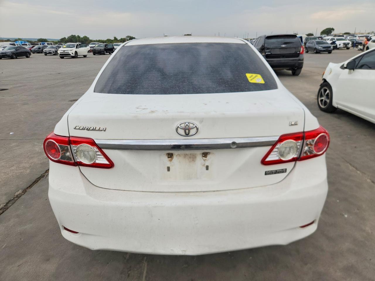2013 Toyota Corolla Le White vin: 2T1BU4EE5DC001570
