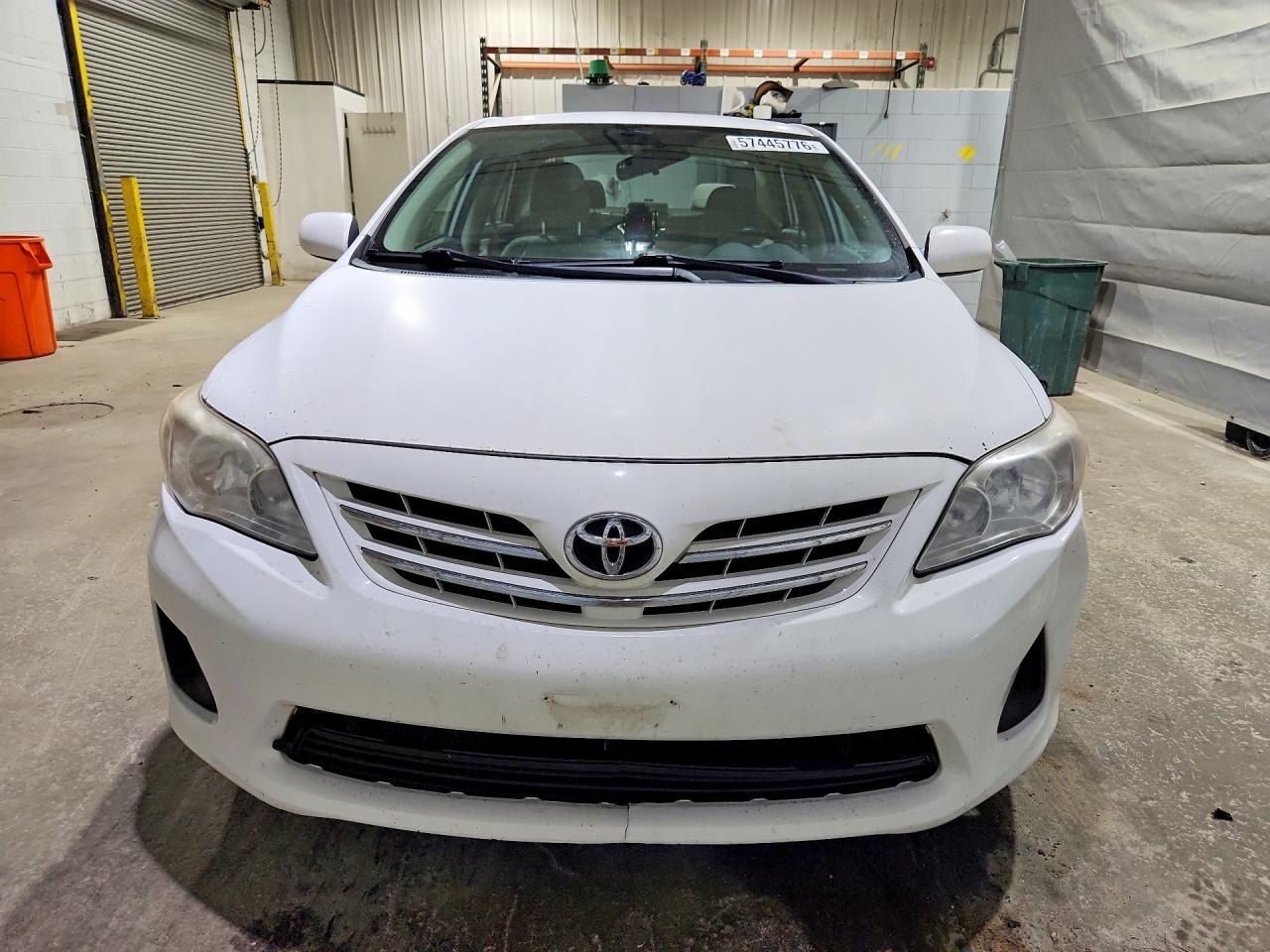 2013 Toyota Corolla Le White vin: 2T1BU4EE5DC013475