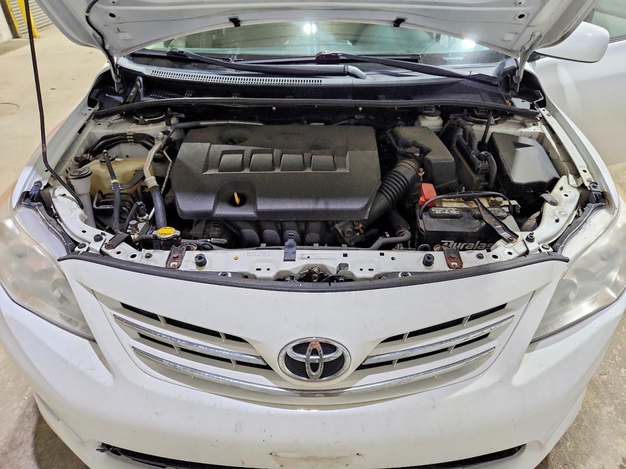 2013 Toyota Corolla Le White vin: 2T1BU4EE5DC013475
