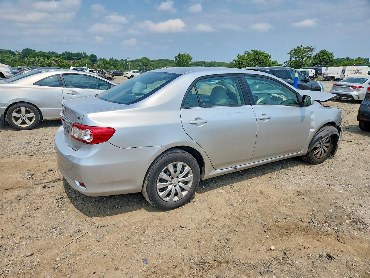 2013 Toyota Corolla Le Silver vin: 2T1BU4EE5DC022497