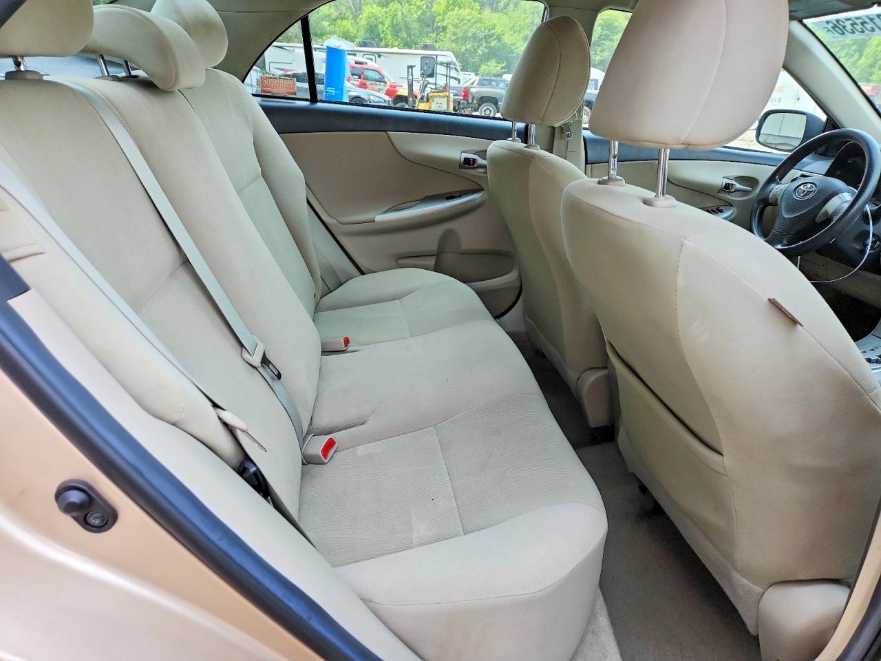 2013 Toyota Corolla Le Tan vin: 2T1BU4EE5DC026551