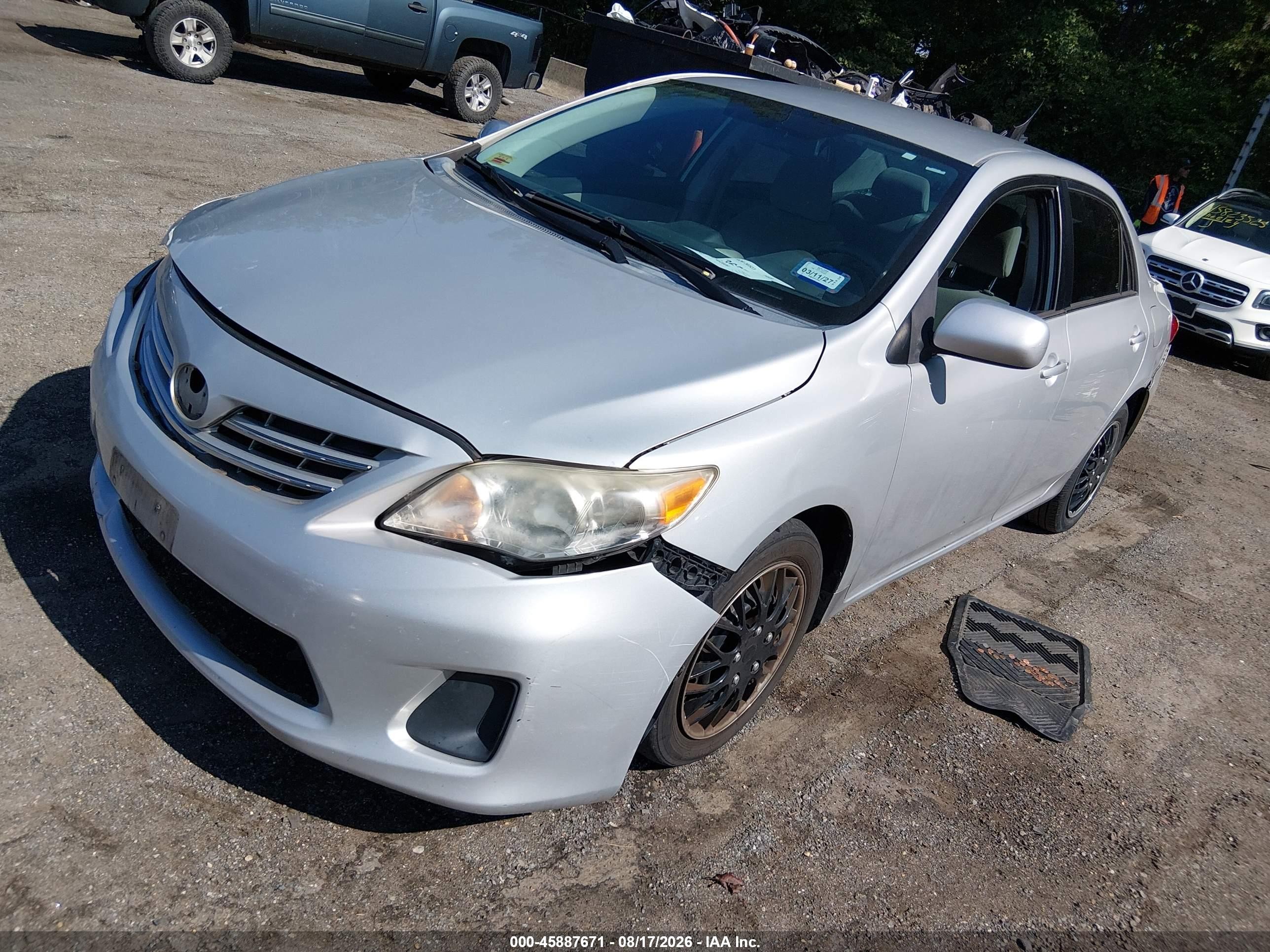 2013 Toyota Corolla Le Silver vin: 2T1BU4EE5DC053636
