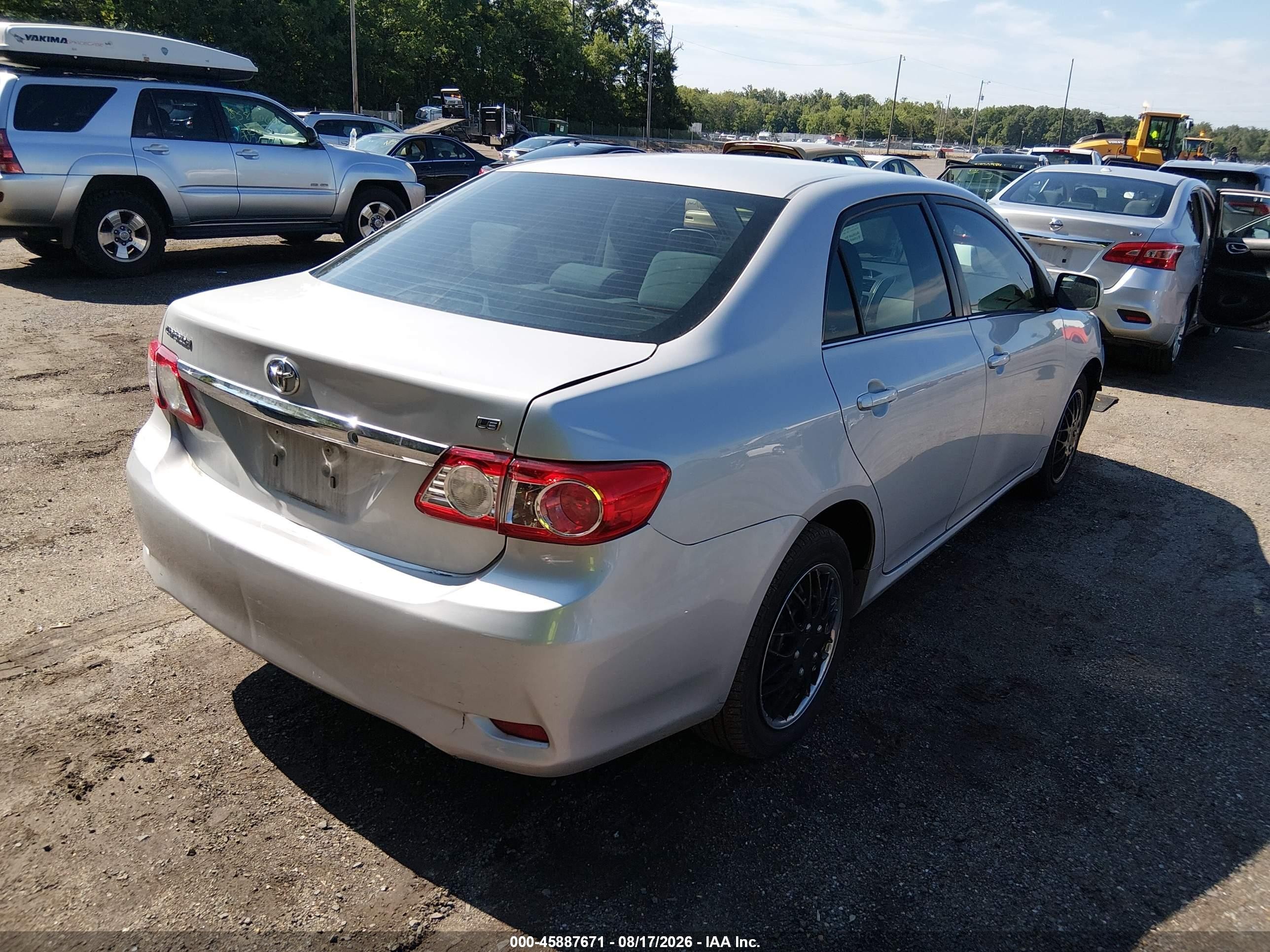2013 Toyota Corolla Le Silver vin: 2T1BU4EE5DC053636