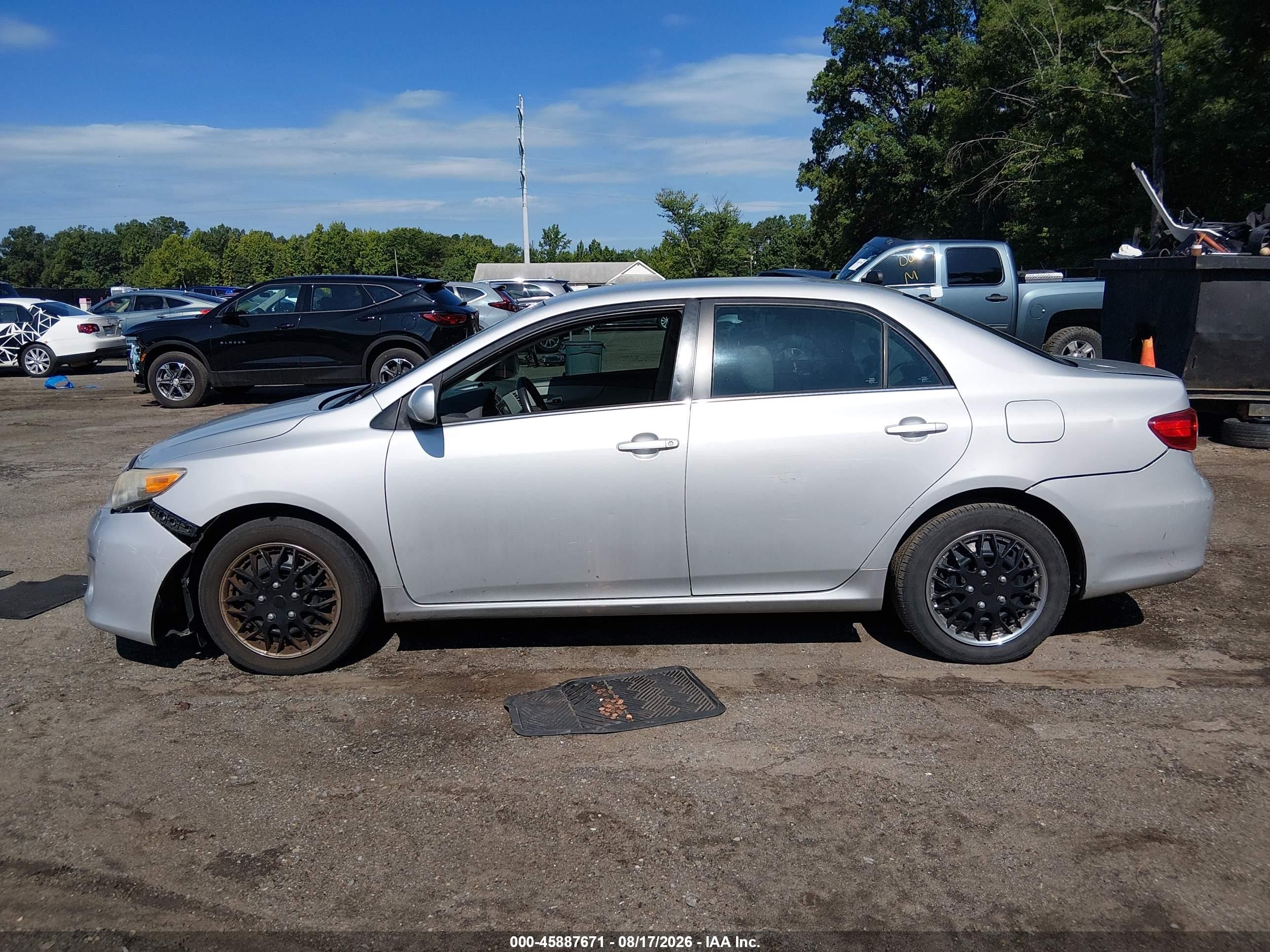 2013 Toyota Corolla Le Silver vin: 2T1BU4EE5DC053636