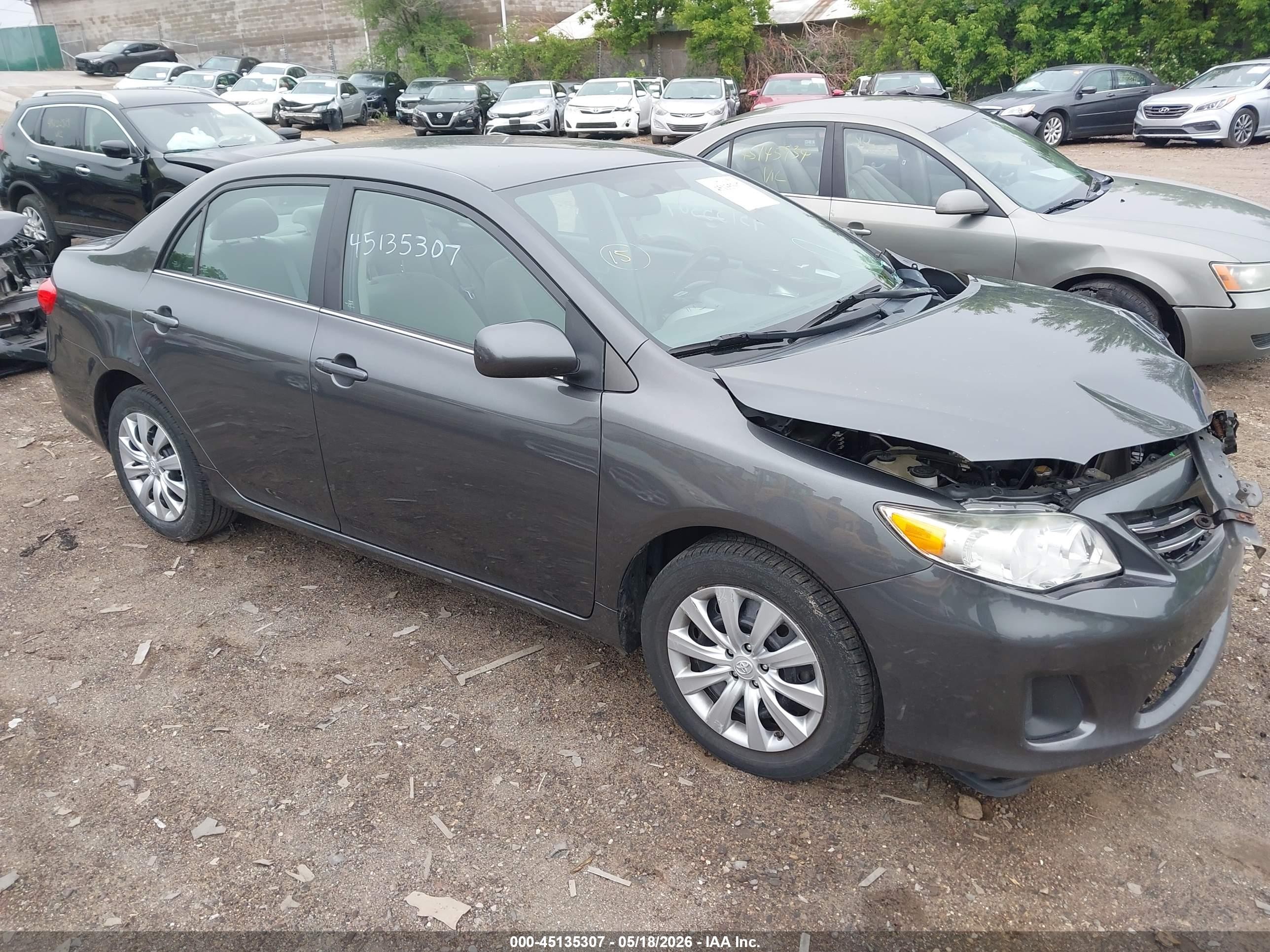 2013 Toyota Corolla Le Gray vin: 2T1BU4EE5DC066211