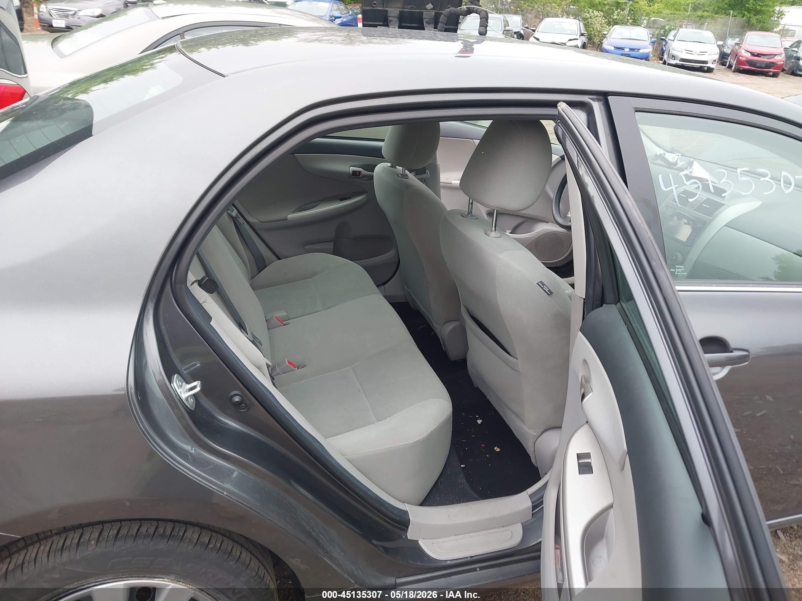 2013 Toyota Corolla Le Gray vin: 2T1BU4EE5DC066211