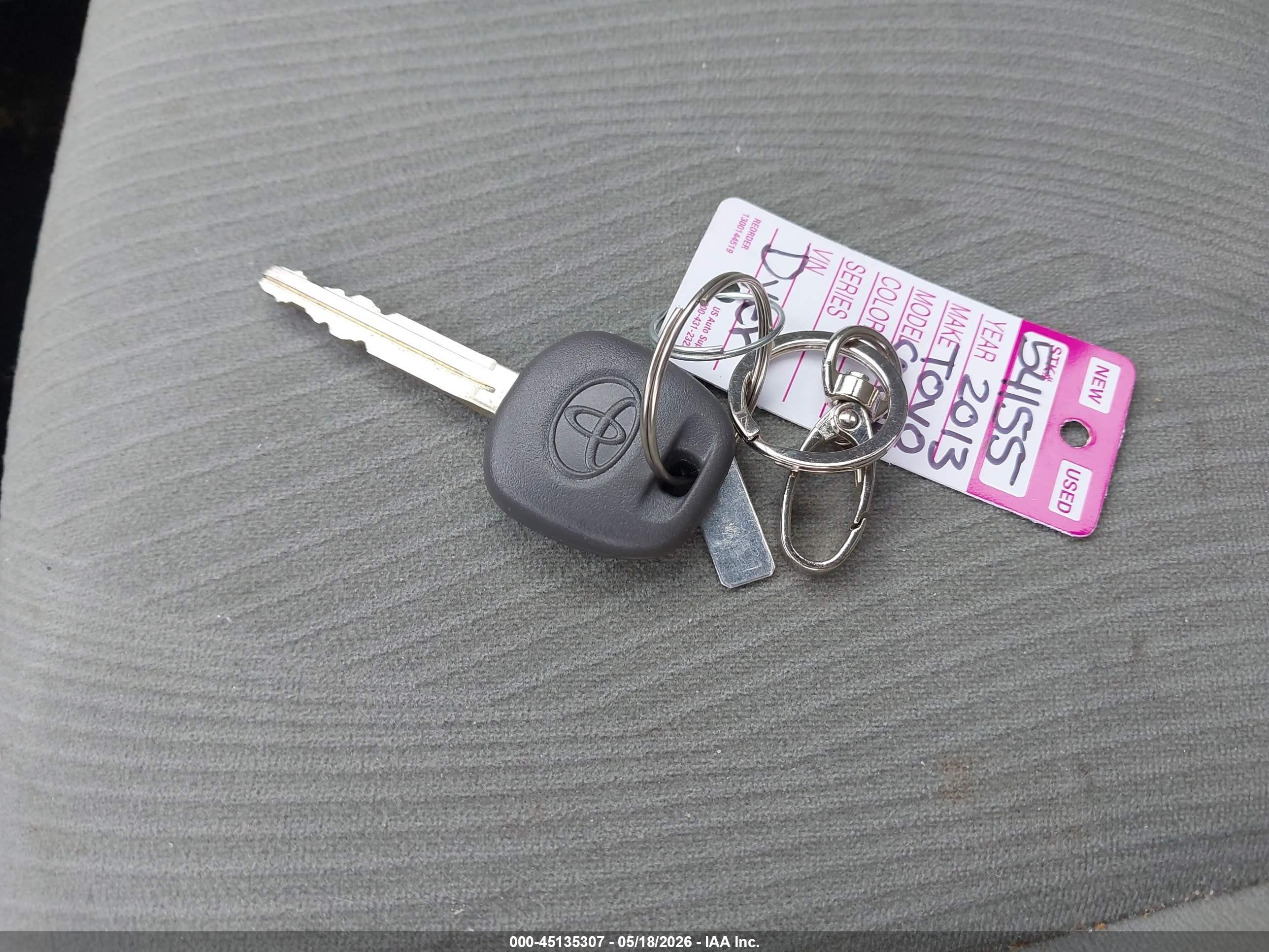 2013 Toyota Corolla Le Gray vin: 2T1BU4EE5DC066211