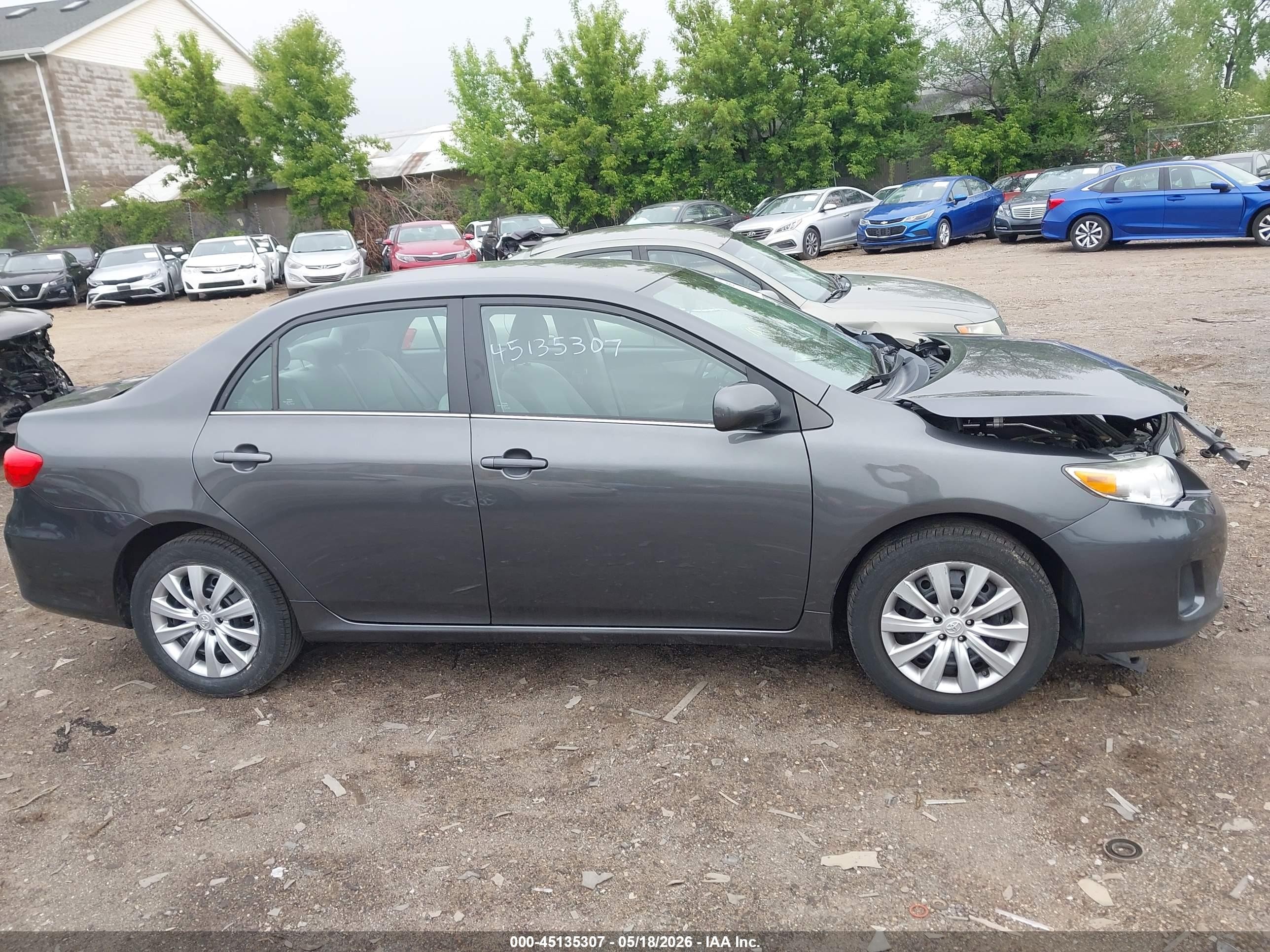 2013 Toyota Corolla Le Gray vin: 2T1BU4EE5DC066211