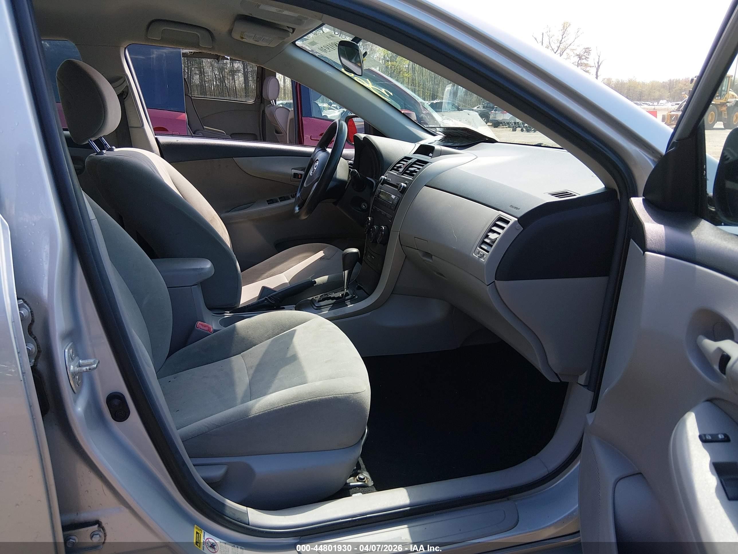 2013 Toyota Corolla L Silver vin: 2T1BU4EE5DC072963