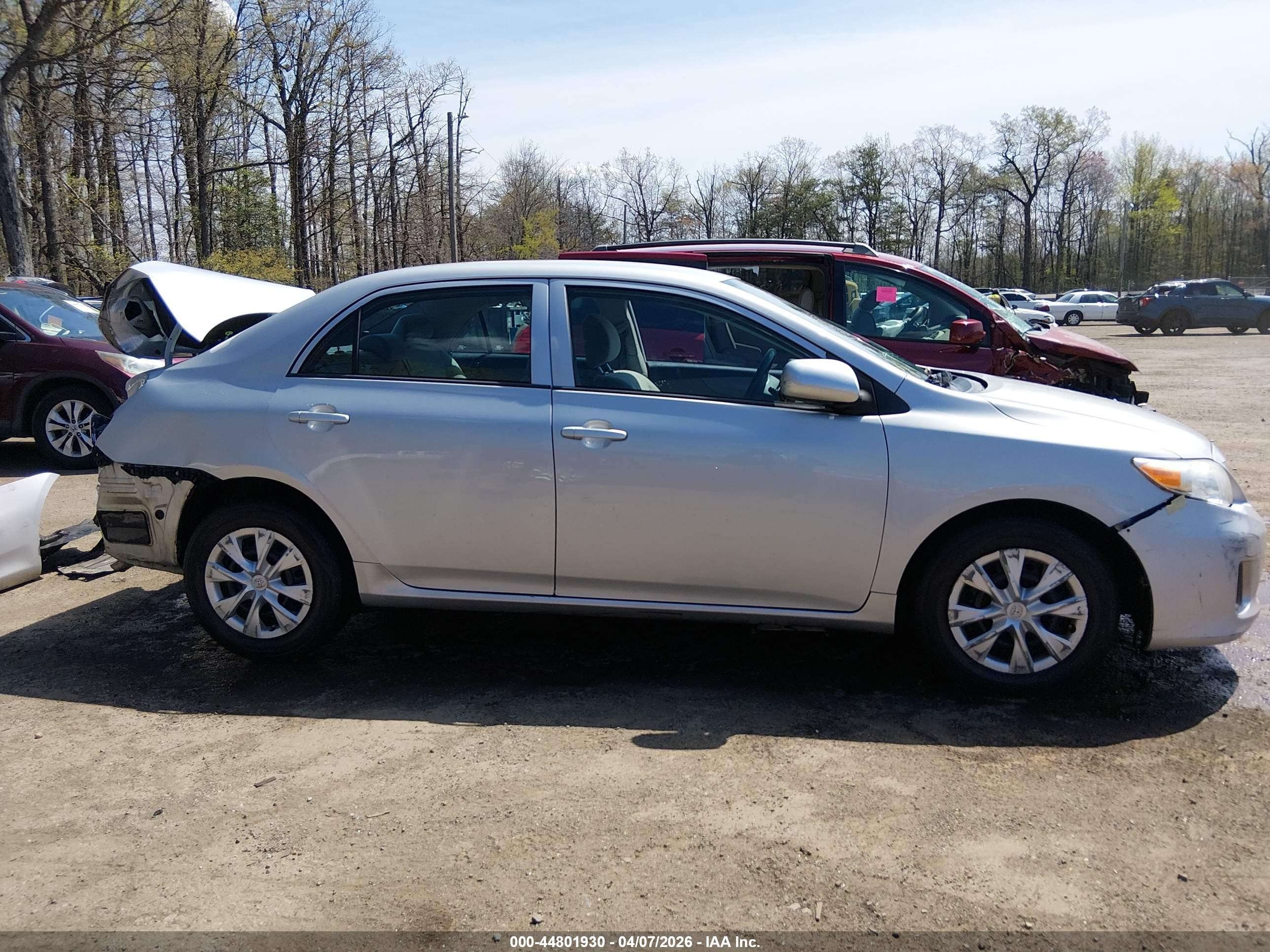 2013 Toyota Corolla L Silver vin: 2T1BU4EE5DC072963
