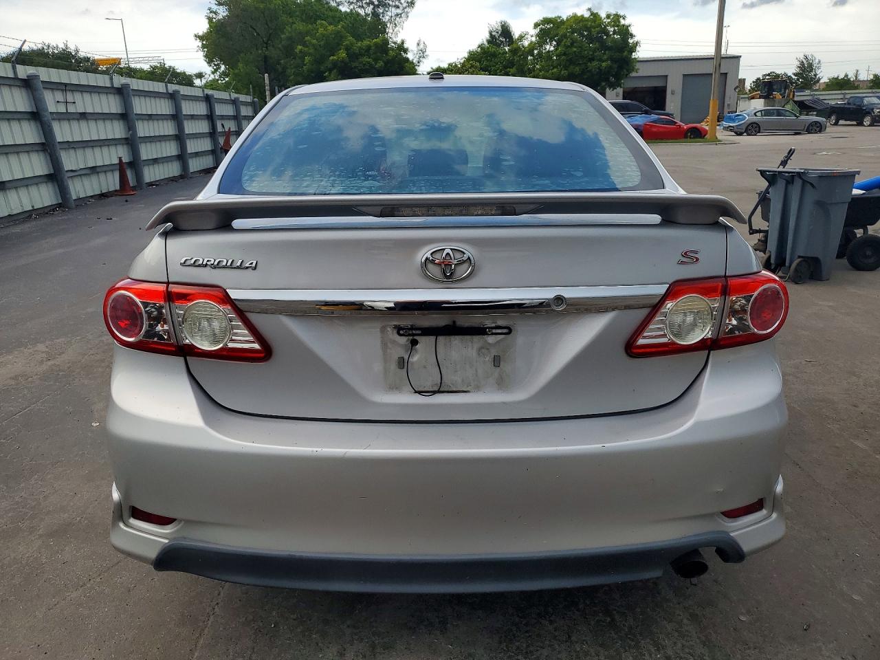 2013 Toyota Corolla S Silver vin: 2T1BU4EE5DC089326