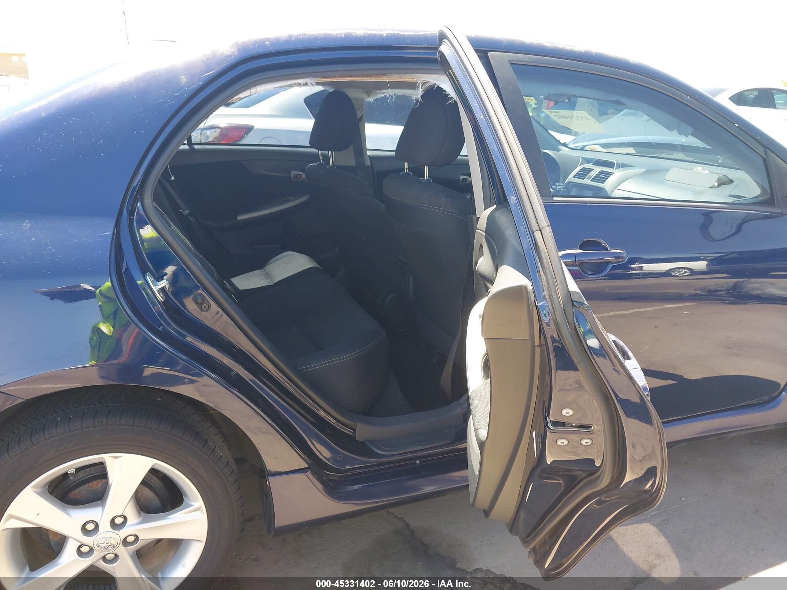 2013 Toyota Corolla S Dark Blue vin: 2T1BU4EE5DC090248