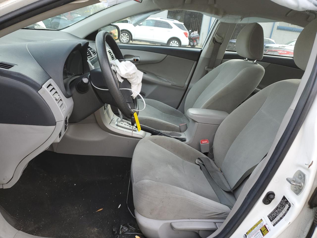 2013 Toyota Corolla Base White vin: 2T1BU4EE5DC103824