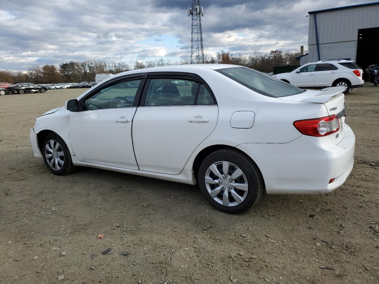 2013 Toyota Corolla Base White vin: 2T1BU4EE5DC103824