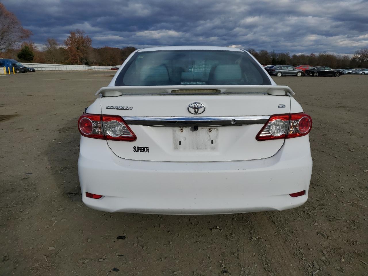 2013 Toyota Corolla Base White vin: 2T1BU4EE5DC103824