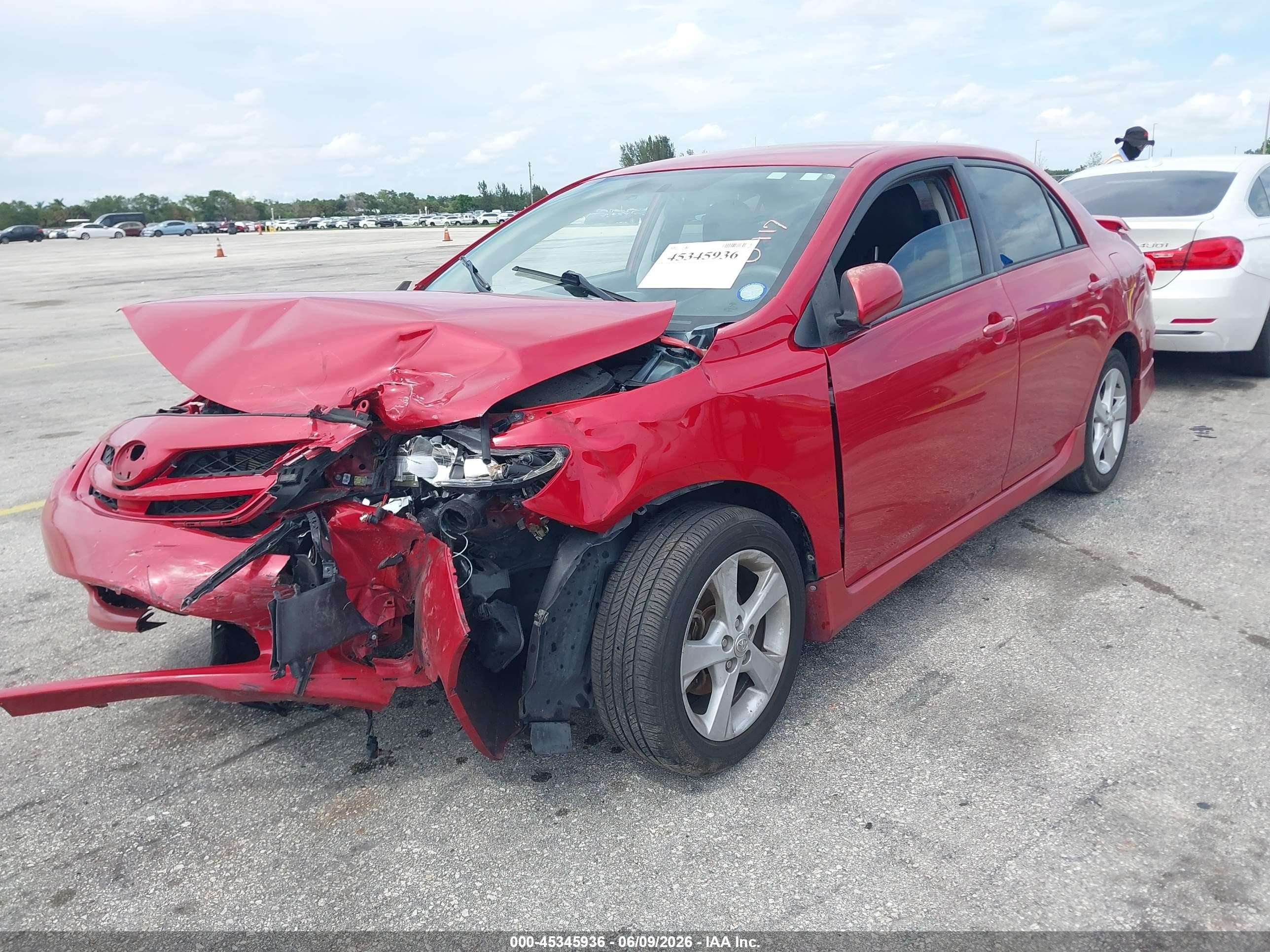 2013 Toyota Corolla S Красный vin: 2T1BU4EE5DC110417