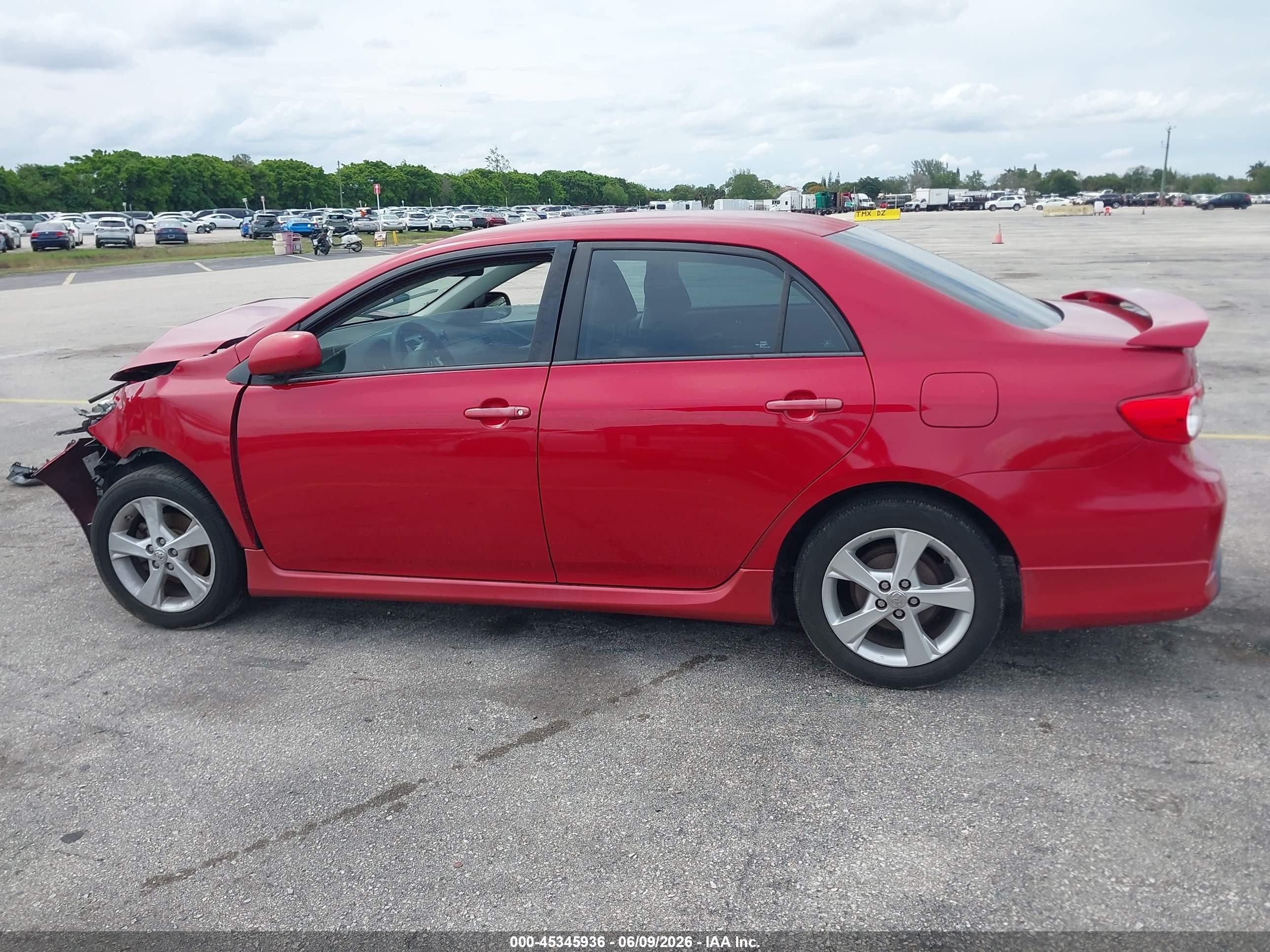 2013 Toyota Corolla S Красный vin: 2T1BU4EE5DC110417