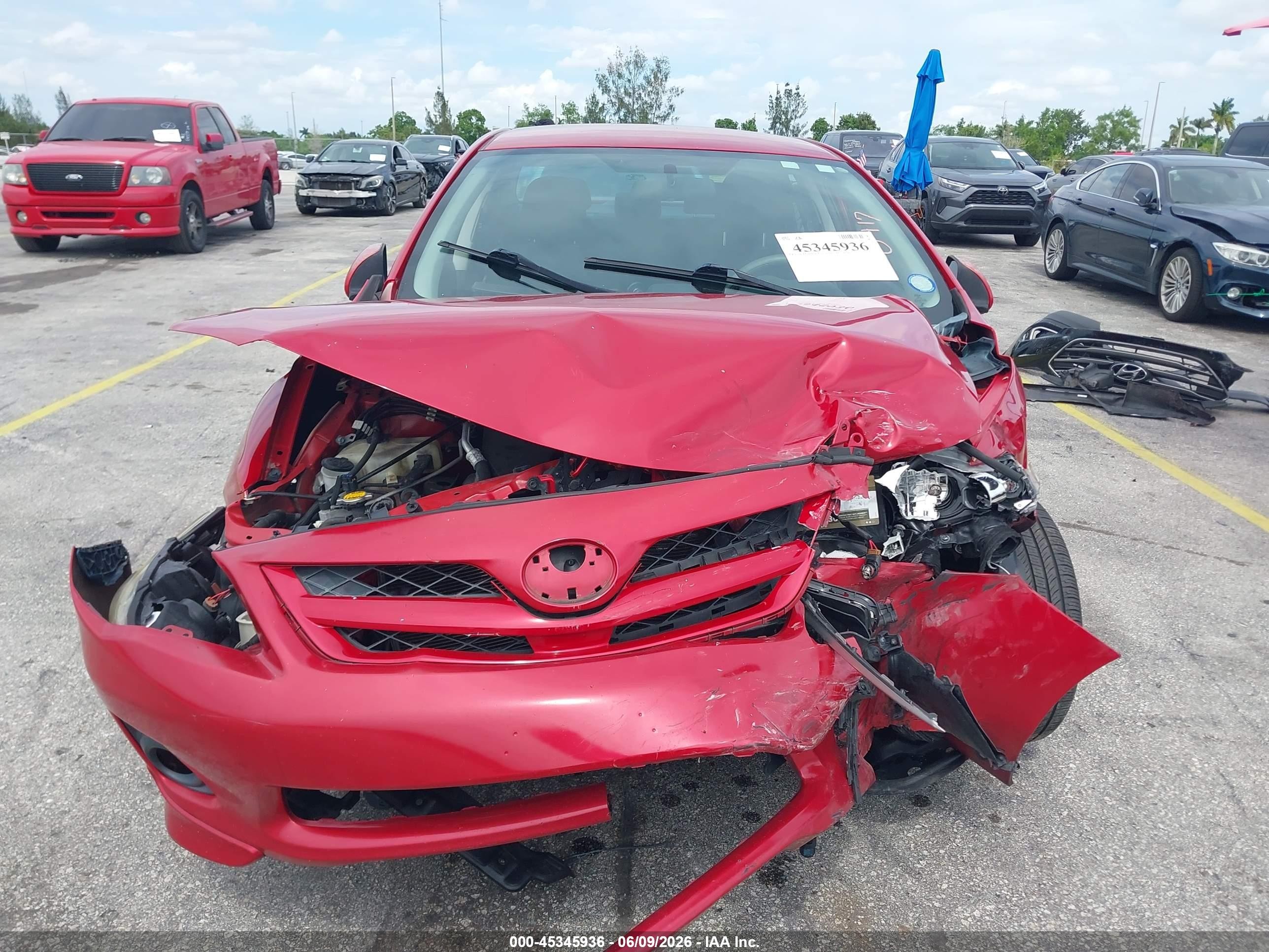 2013 Toyota Corolla S Красный vin: 2T1BU4EE5DC110417