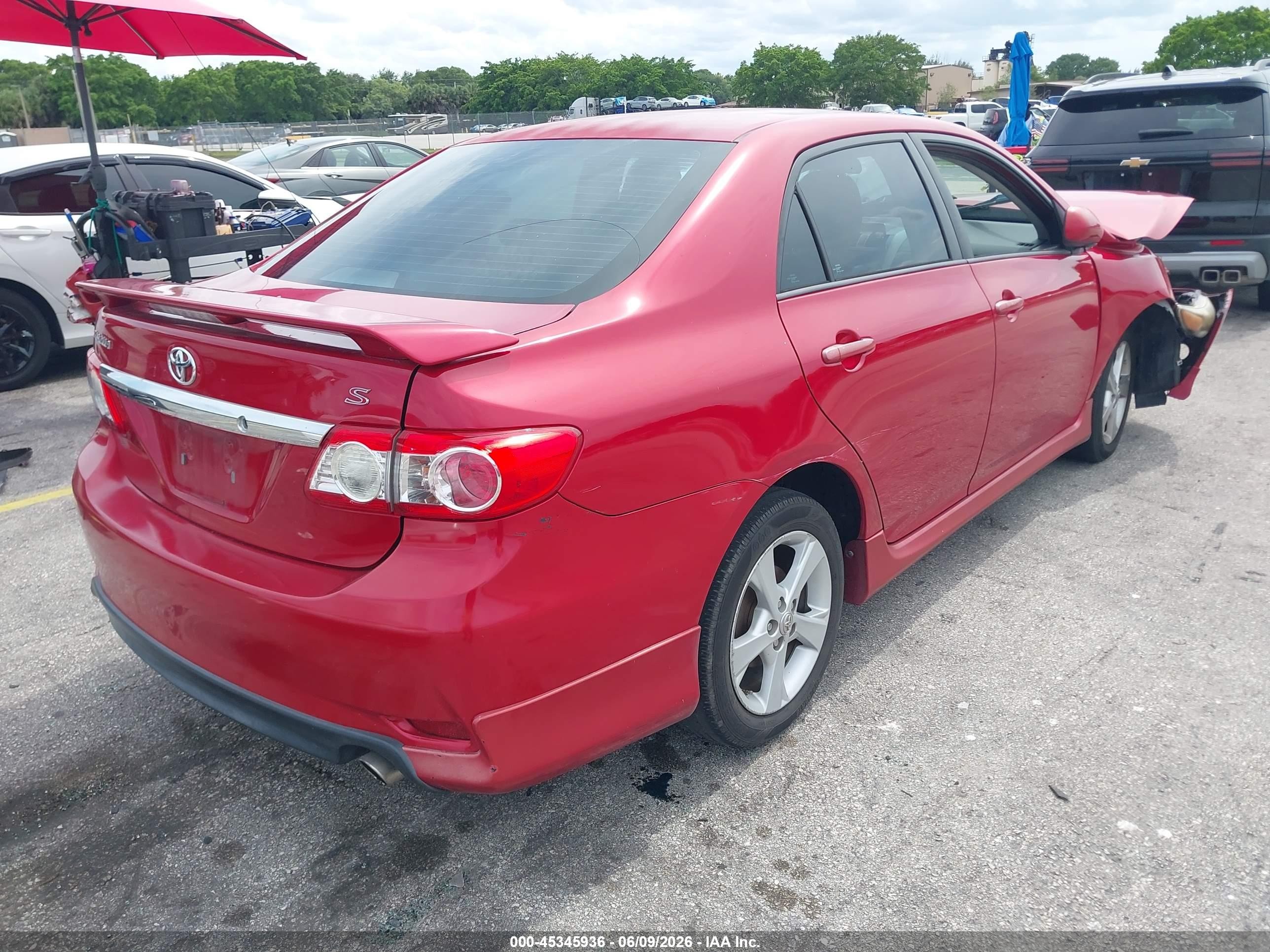 2013 Toyota Corolla S Красный vin: 2T1BU4EE5DC110417