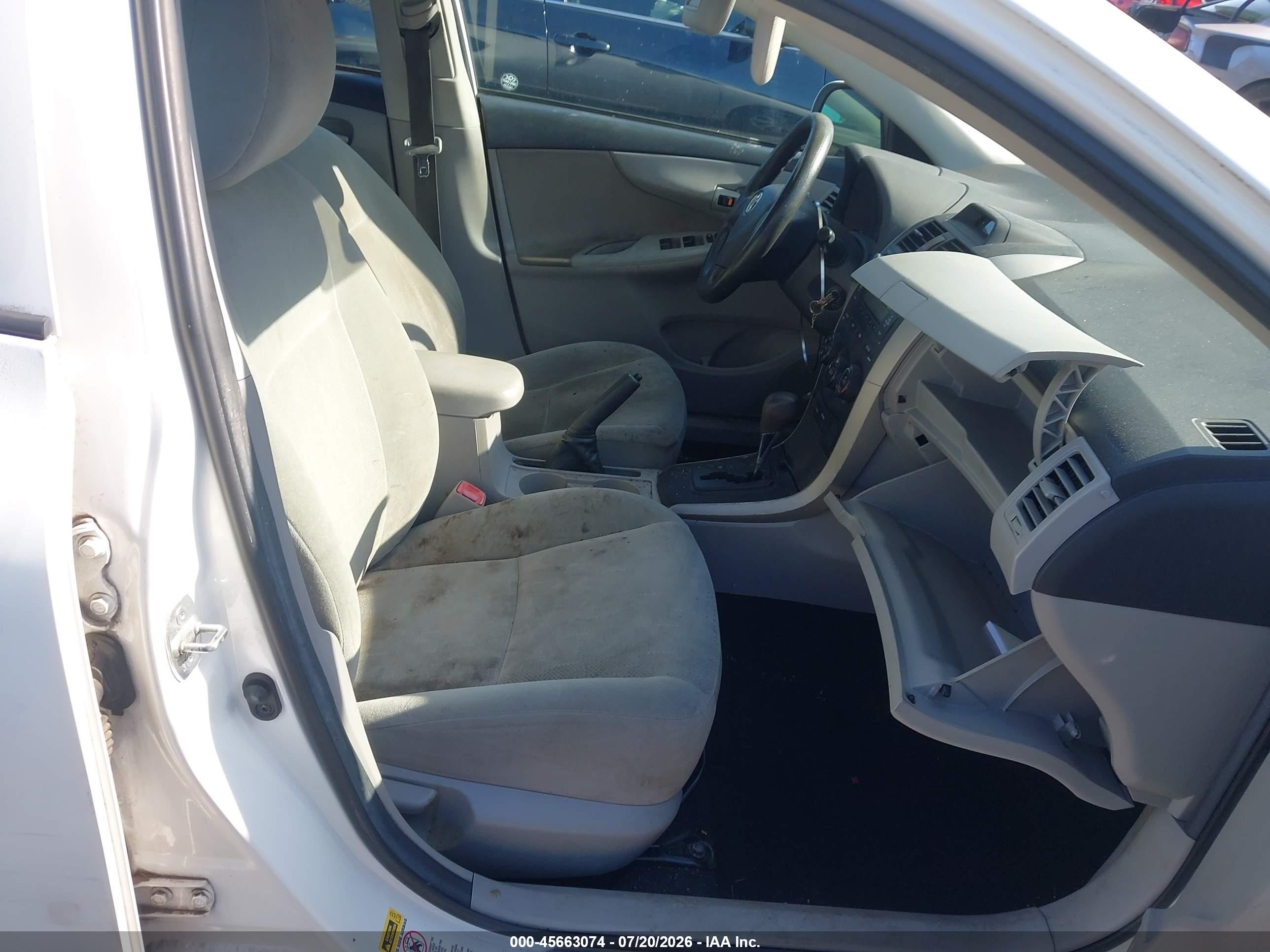 2013 Toyota Corolla L Белый vin: 2T1BU4EE5DC943179