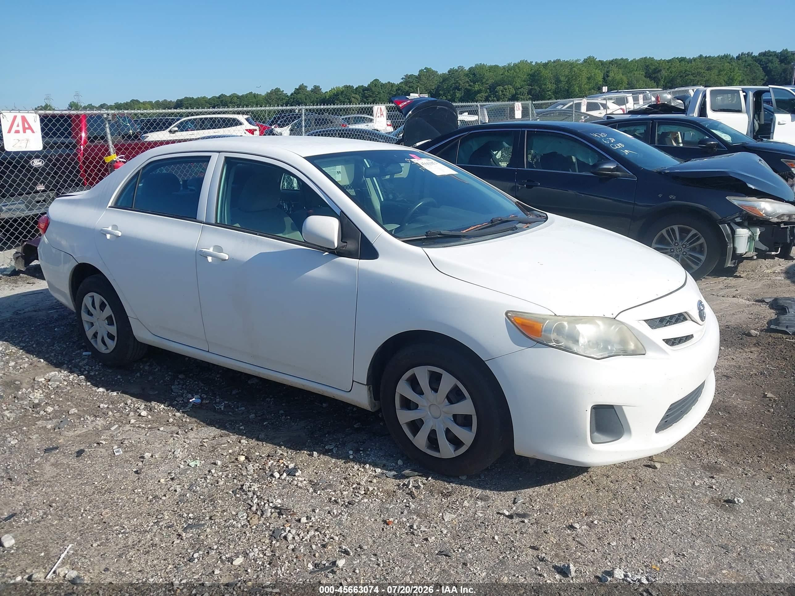 2013 Toyota Corolla L Белый vin: 2T1BU4EE5DC943179