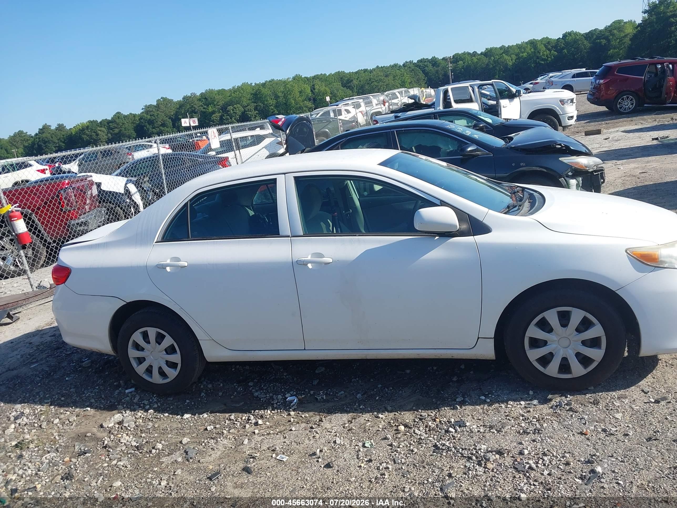 2013 Toyota Corolla L Белый vin: 2T1BU4EE5DC943179