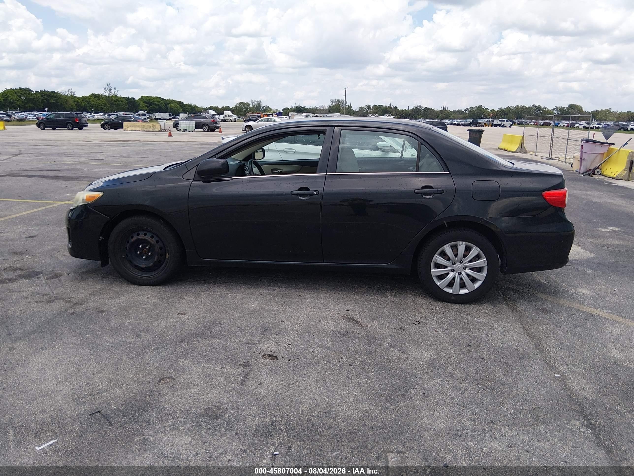2013 Toyota Corolla Le Black vin: 2T1BU4EE5DC947443