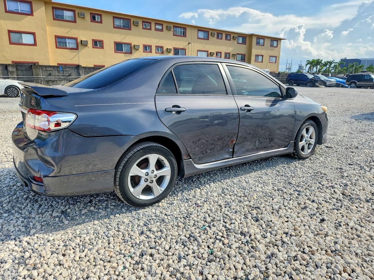 2013 Toyota Corolla S Серый vin: 2T1BU4EE5DC956417