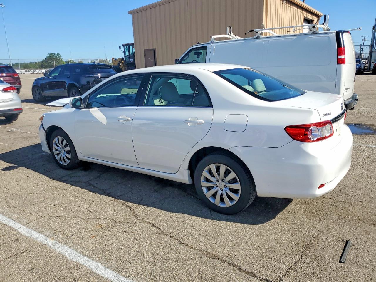 2013 Toyota Corolla Le White vin: 2T1BU4EE5DC958197