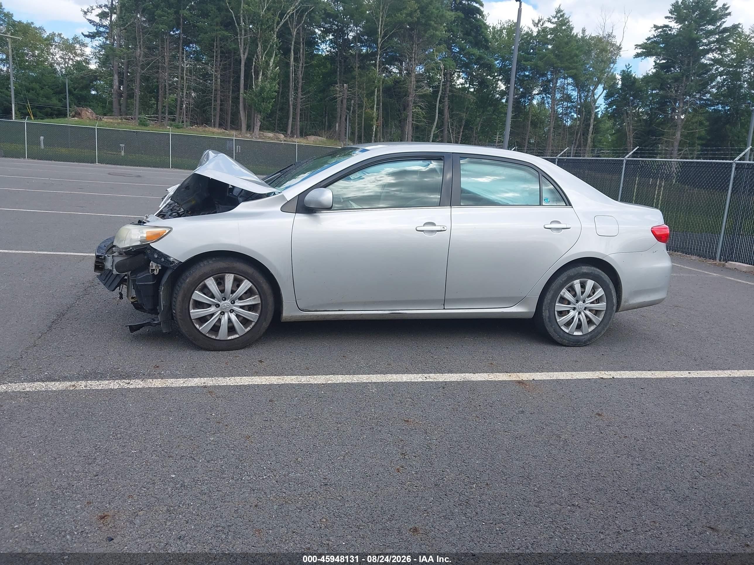 2013 Toyota Corolla Le Silver vin: 2T1BU4EE5DC962959
