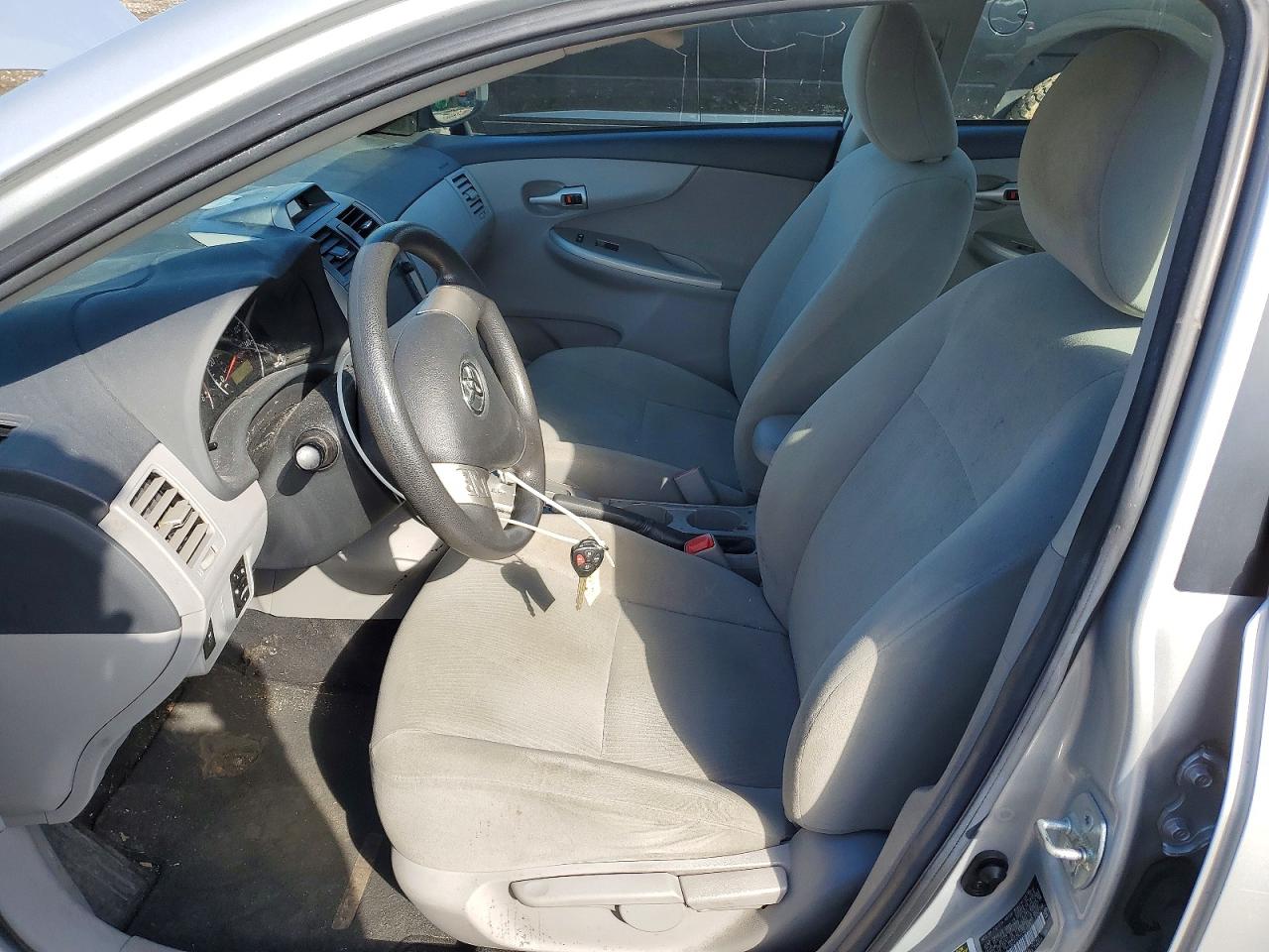 2013 Toyota Corolla Le Серебряный vin: 2T1BU4EE5DC963769