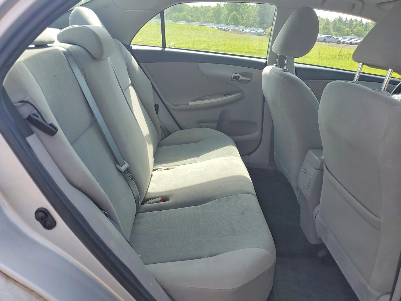 2013 Toyota Corolla Le Silver vin: 2T1BU4EE5DC971340