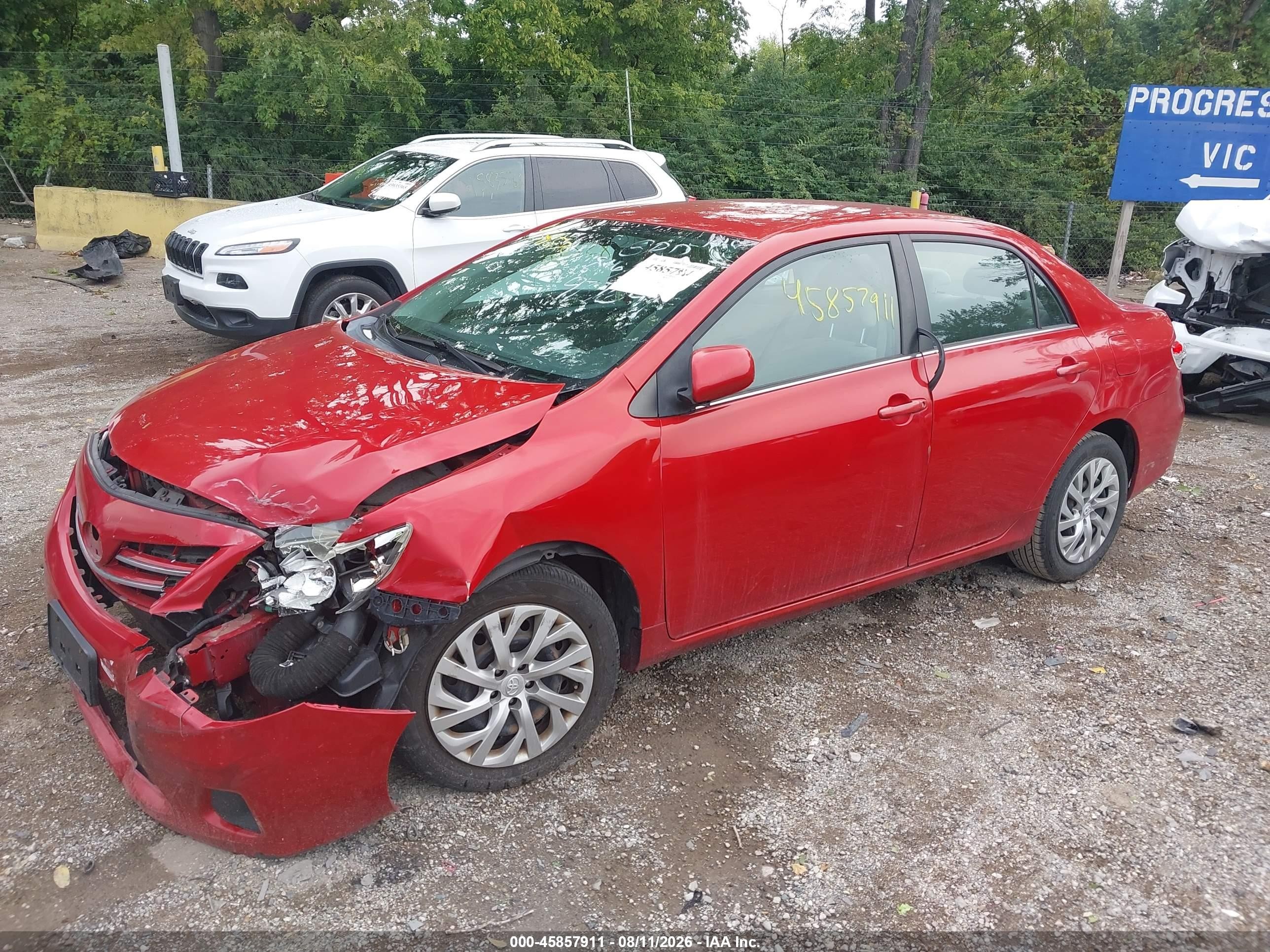 2013 Toyota Corolla Le Red vin: 2T1BU4EE5DC977641
