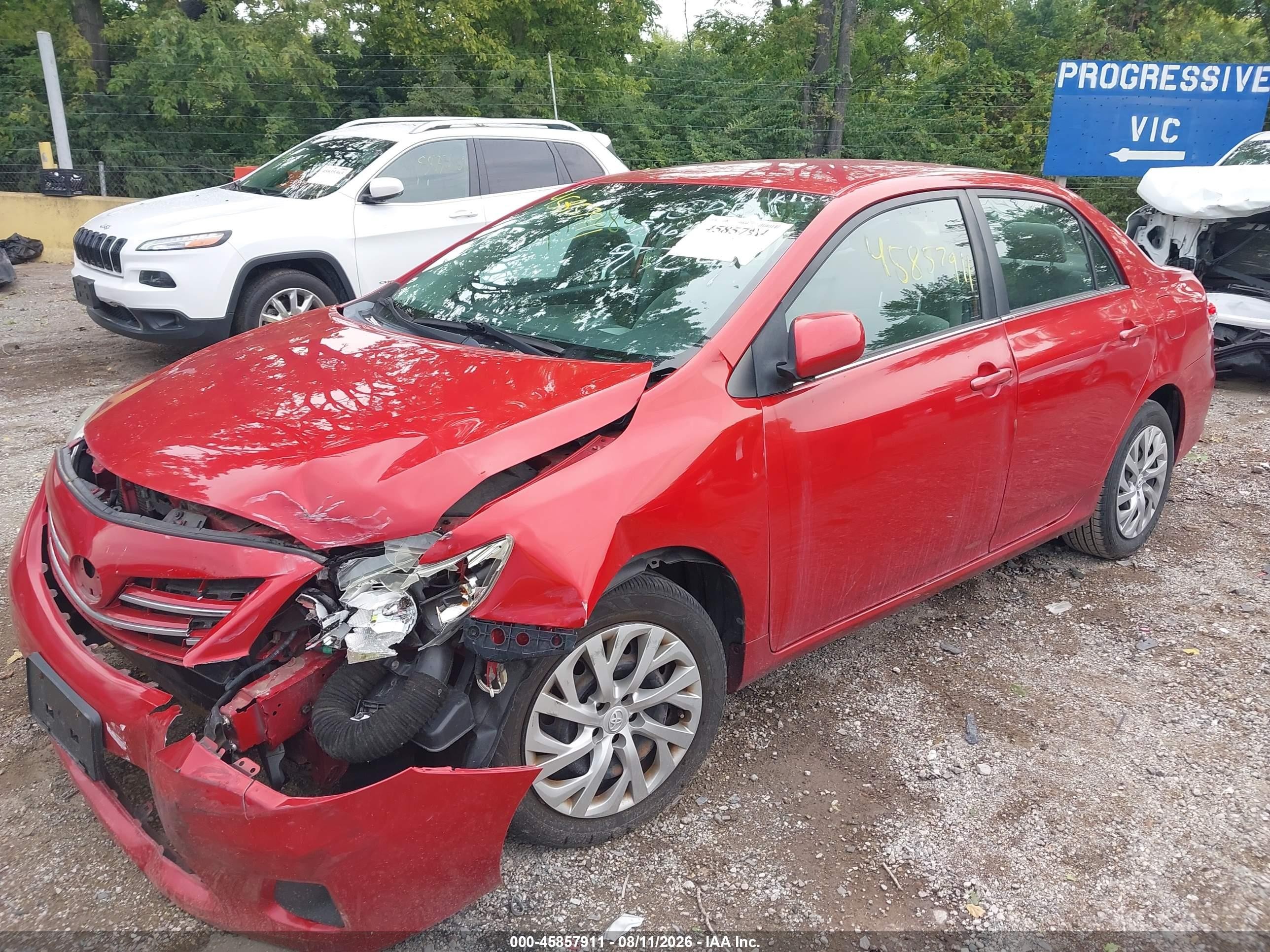 2013 Toyota Corolla Le Red vin: 2T1BU4EE5DC977641