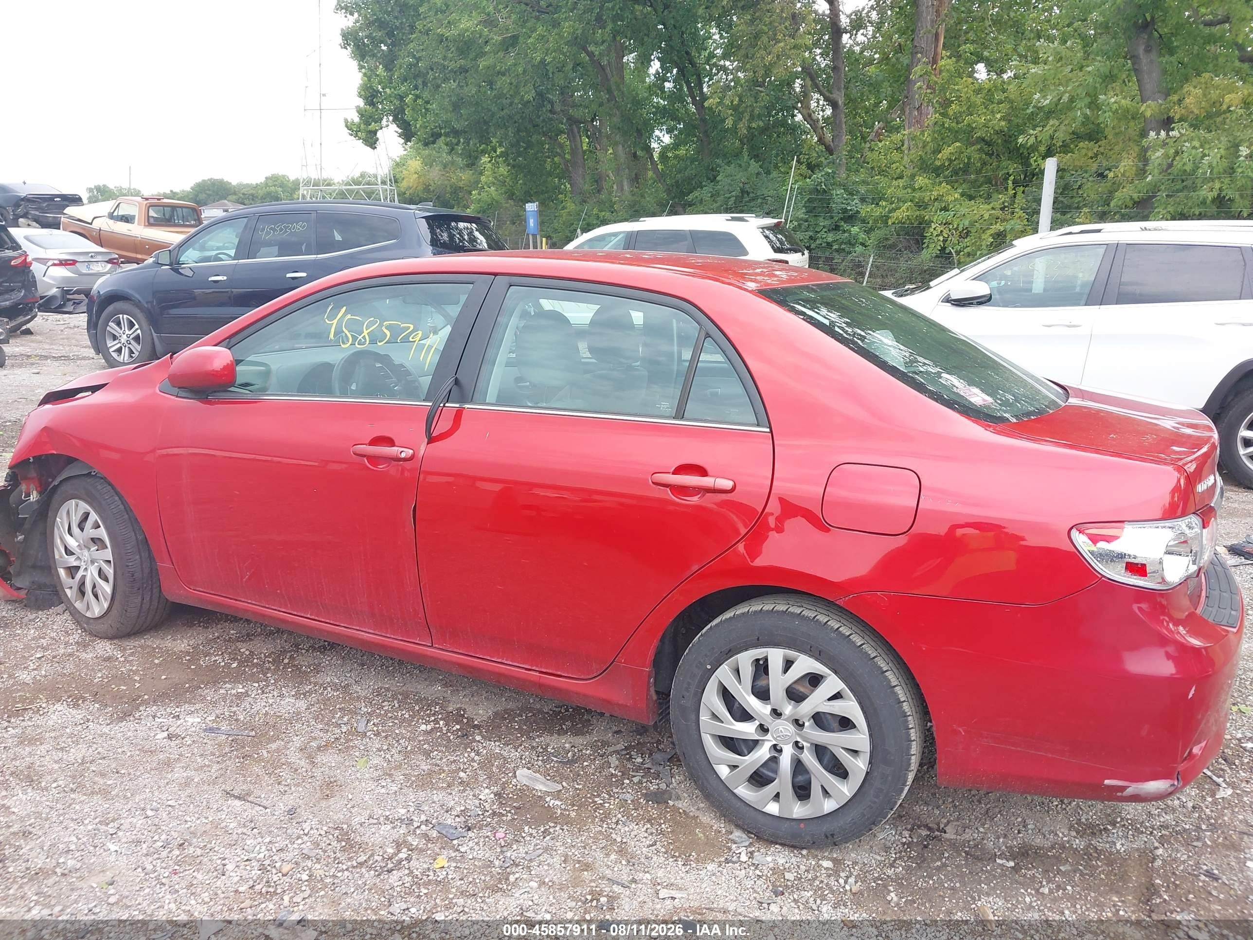 2013 Toyota Corolla Le Red vin: 2T1BU4EE5DC977641
