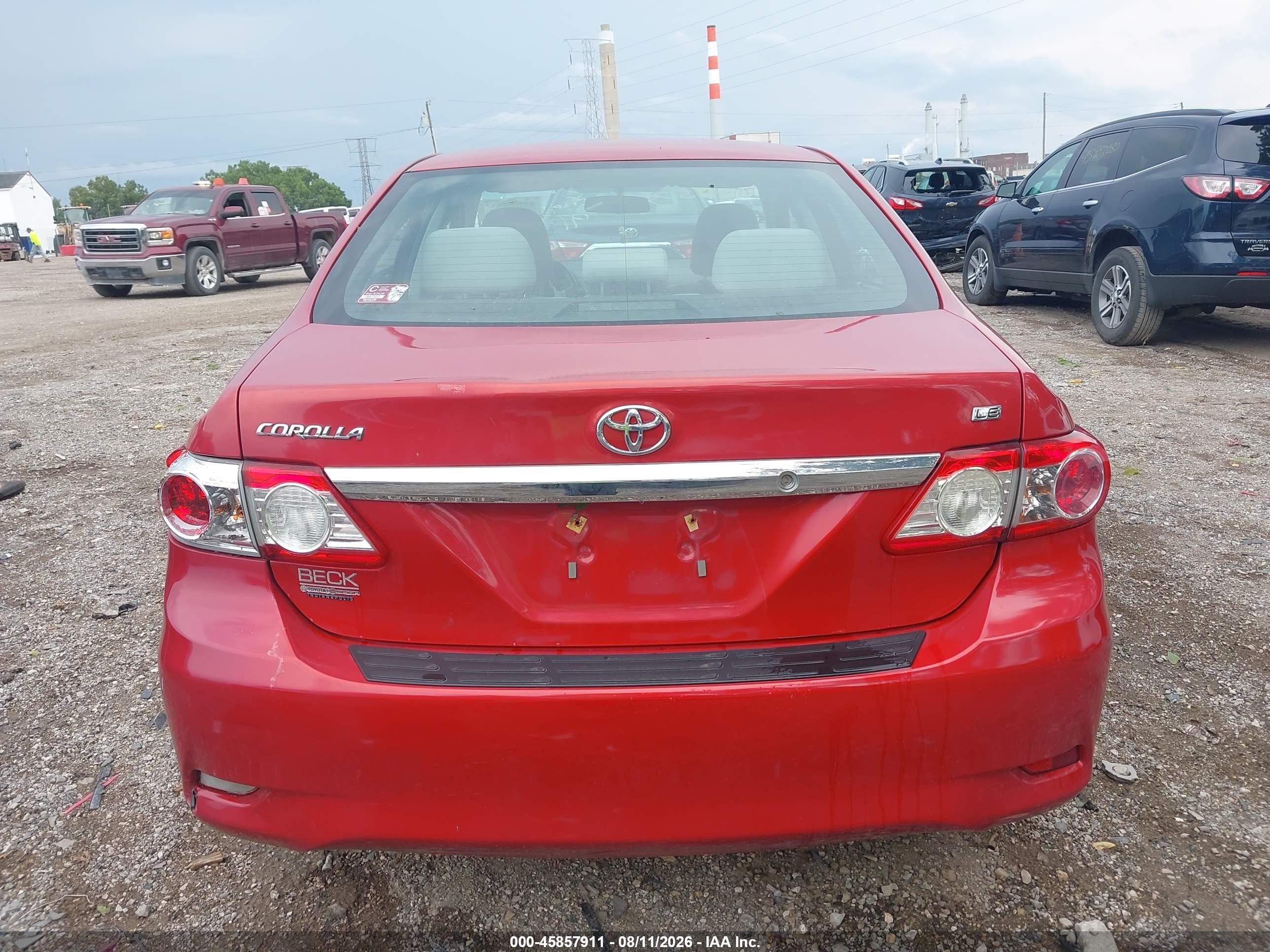 2013 Toyota Corolla Le Red vin: 2T1BU4EE5DC977641