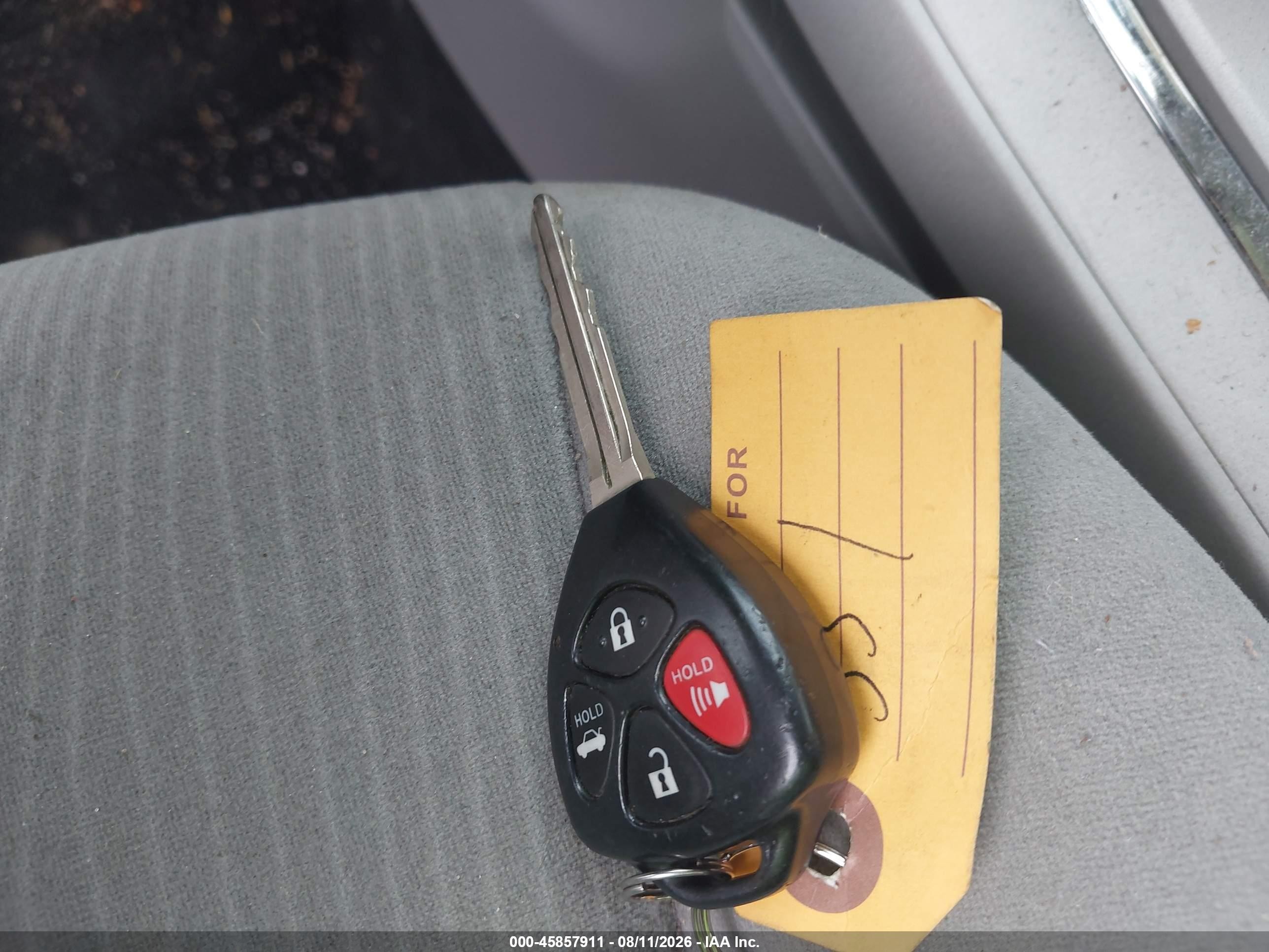 2013 Toyota Corolla Le Red vin: 2T1BU4EE5DC977641