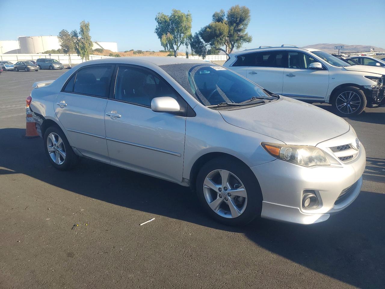 2013 Toyota Corolla S Серебряный vin: 2T1BU4EE5DC994424