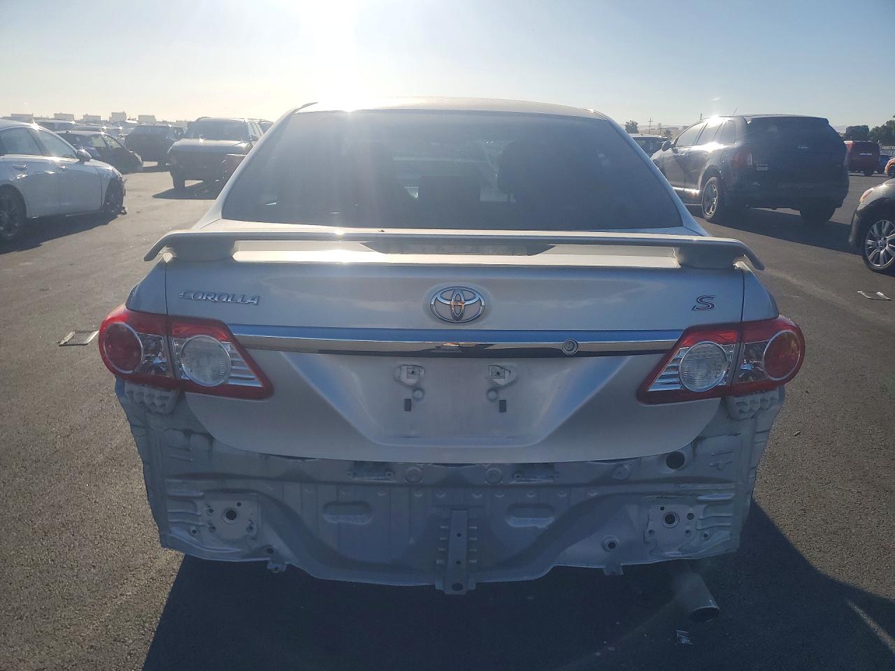 2013 Toyota Corolla S Серебряный vin: 2T1BU4EE5DC994424