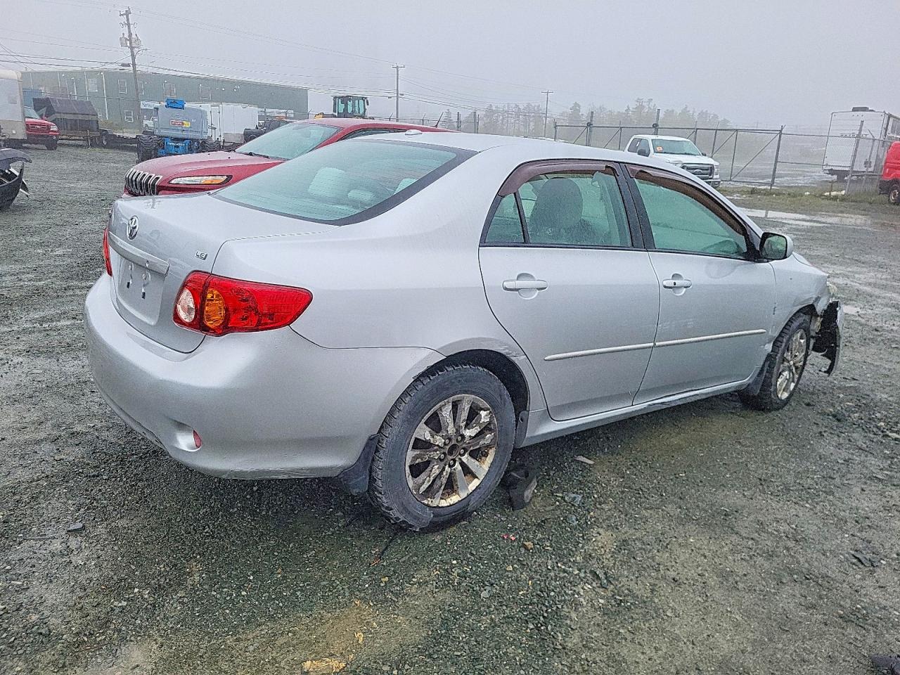 2010 Toyota Corolla Base Silver vin: 2T1BU4EE6AC203376