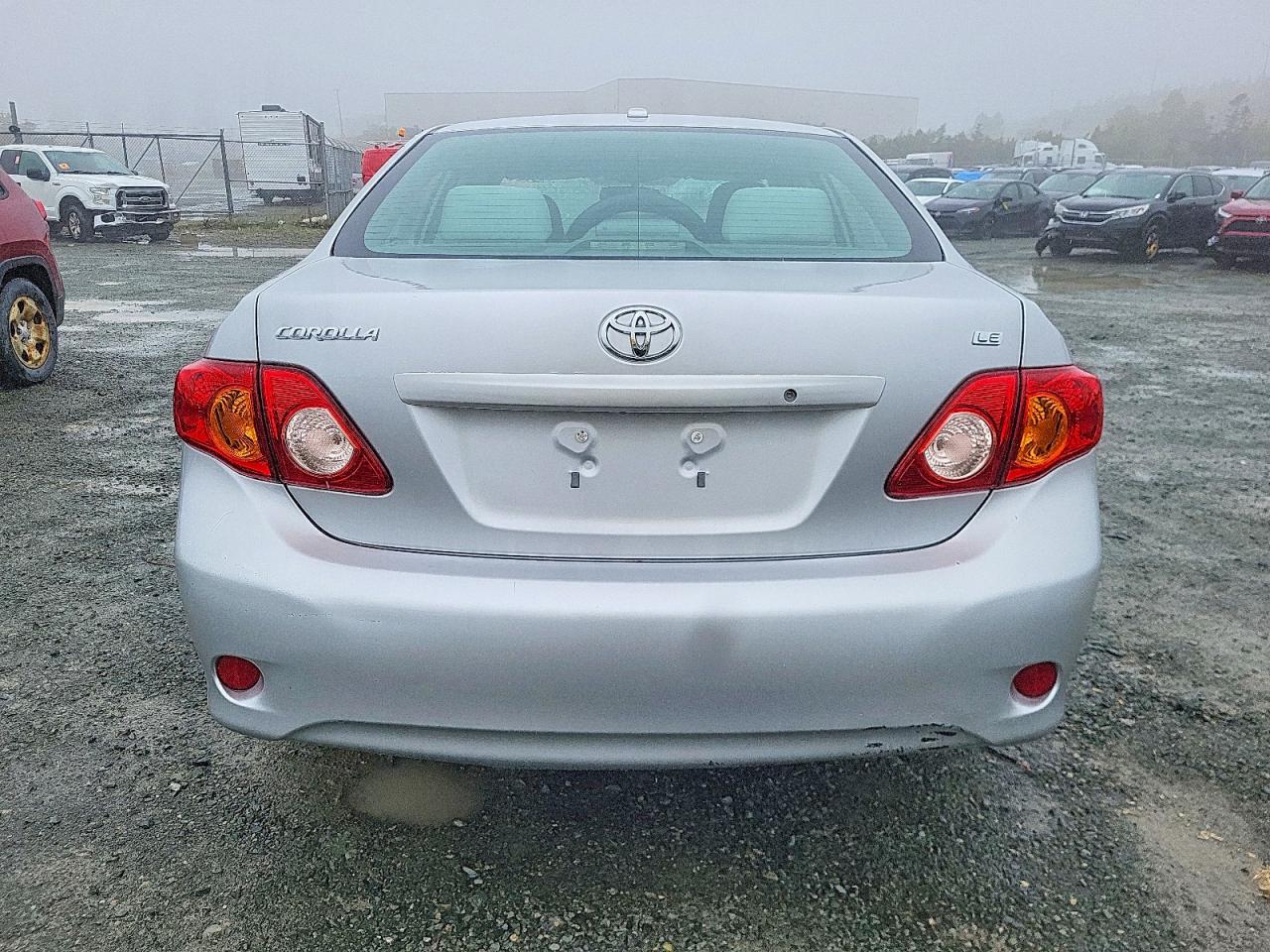 2010 Toyota Corolla Base Silver vin: 2T1BU4EE6AC203376