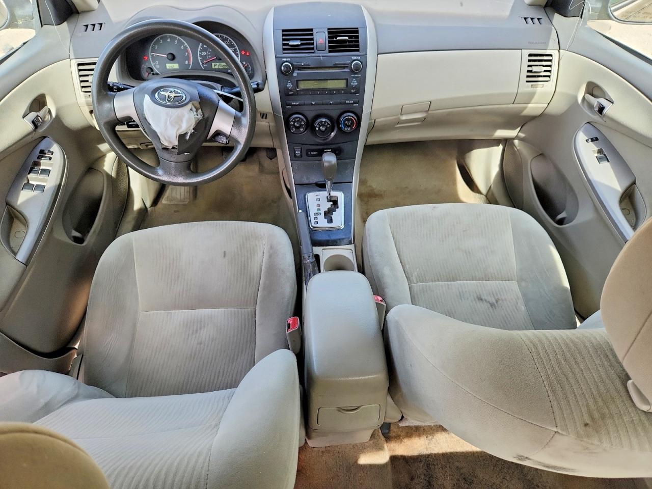2010 Toyota Corolla Le Brown vin: 2T1BU4EE6AC241030