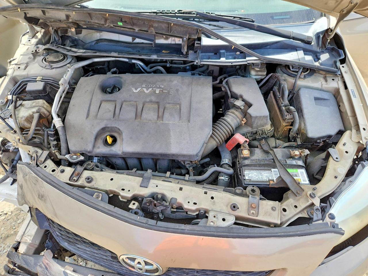 2010 Toyota Corolla Le Brown vin: 2T1BU4EE6AC241030