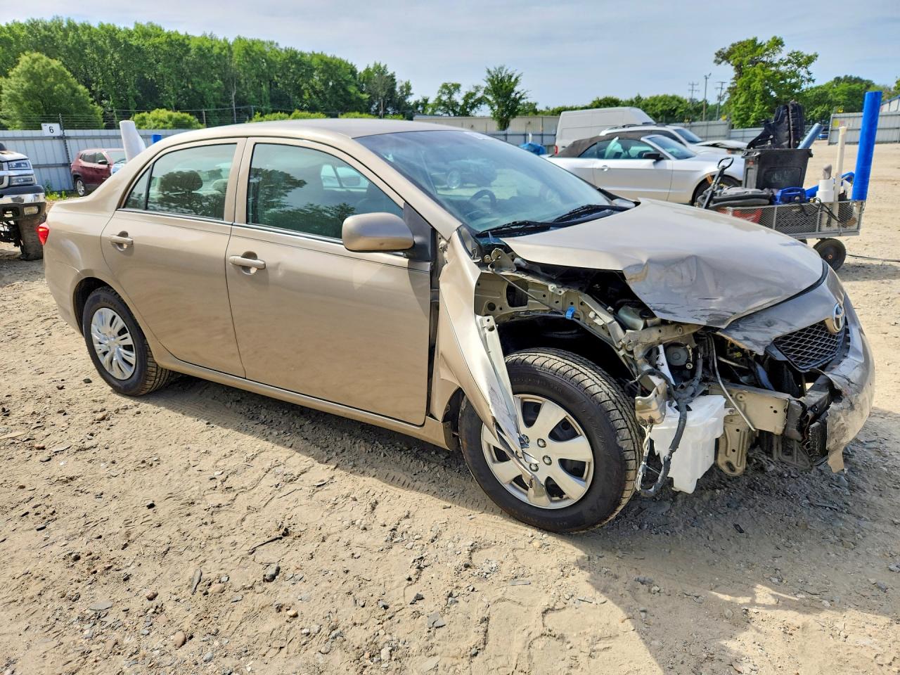 2010 Toyota Corolla Le Brown vin: 2T1BU4EE6AC241030