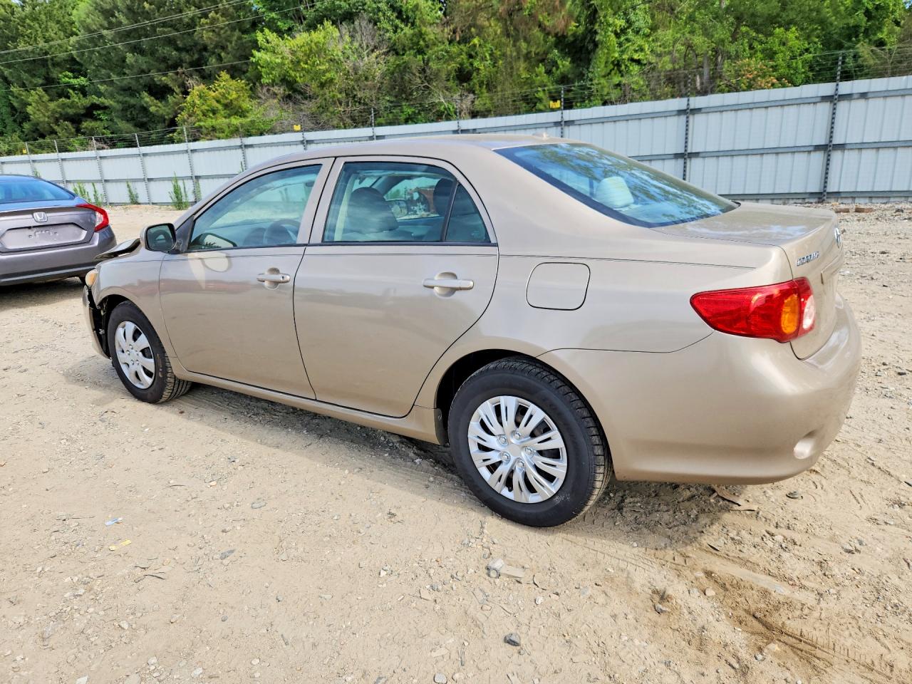2010 Toyota Corolla Le Brown vin: 2T1BU4EE6AC241030