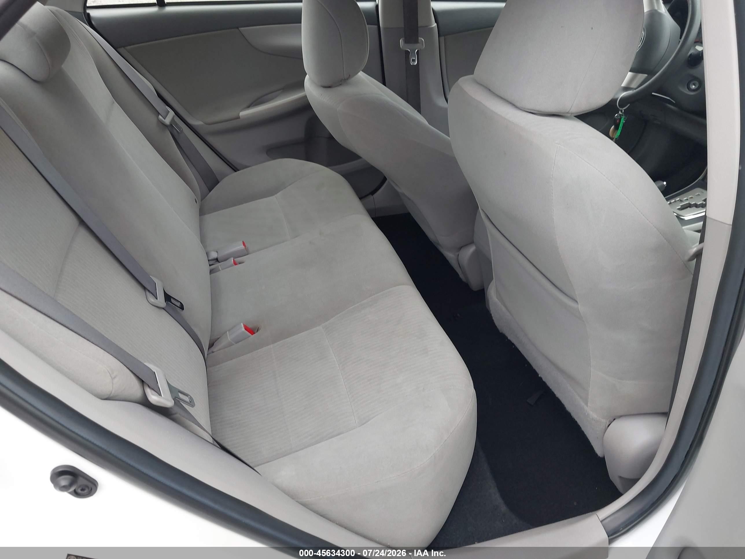 2010 Toyota Corolla Le Белый vin: 2T1BU4EE6AC243859