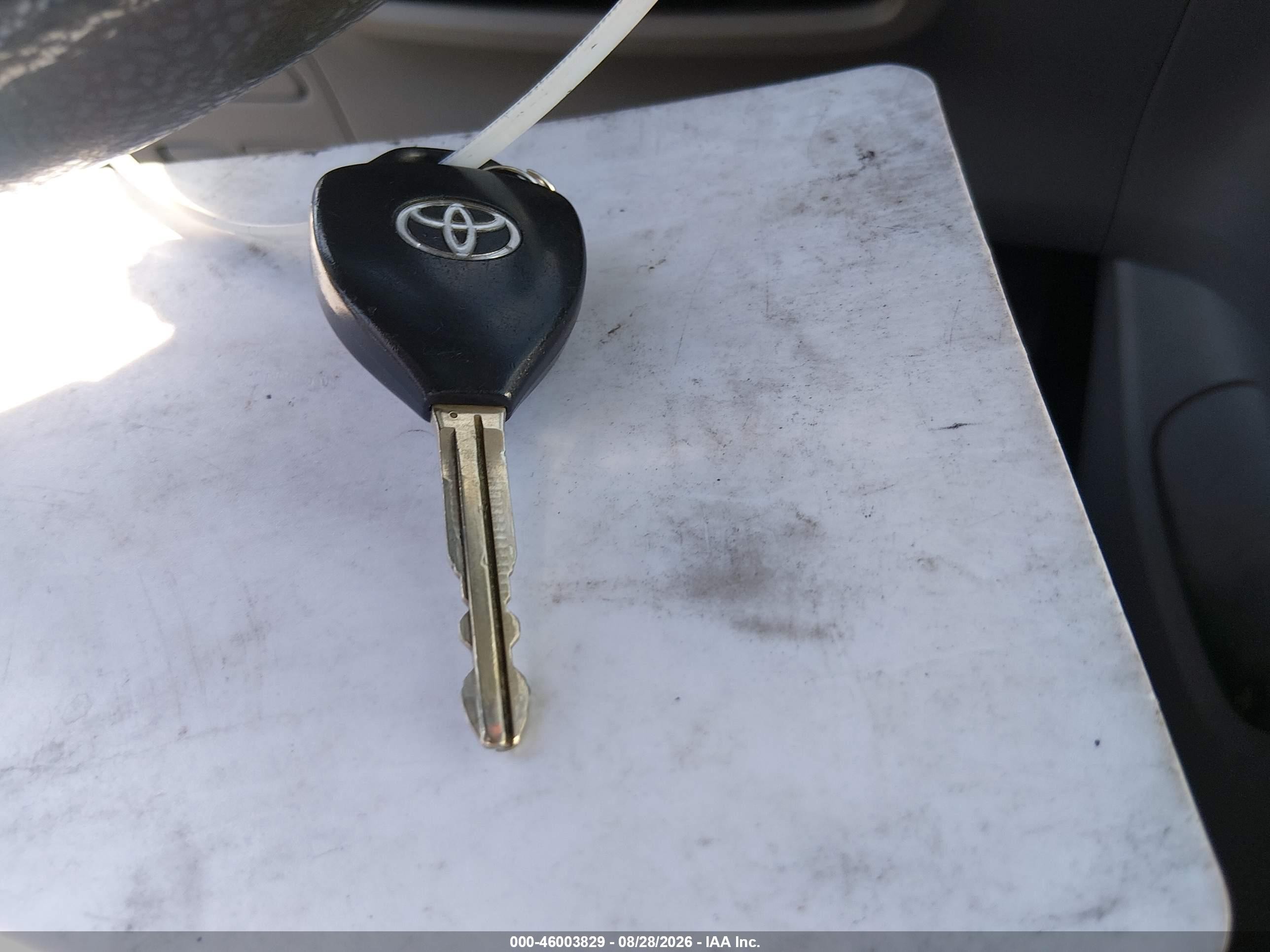 2010 Toyota Corolla Le Серый vin: 2T1BU4EE6AC254229