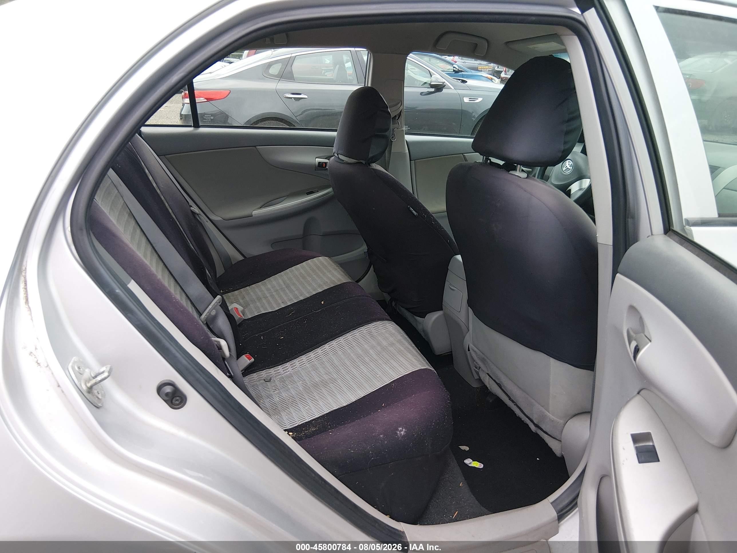 2010 Toyota Corolla Le Silver vin: 2T1BU4EE6AC283133