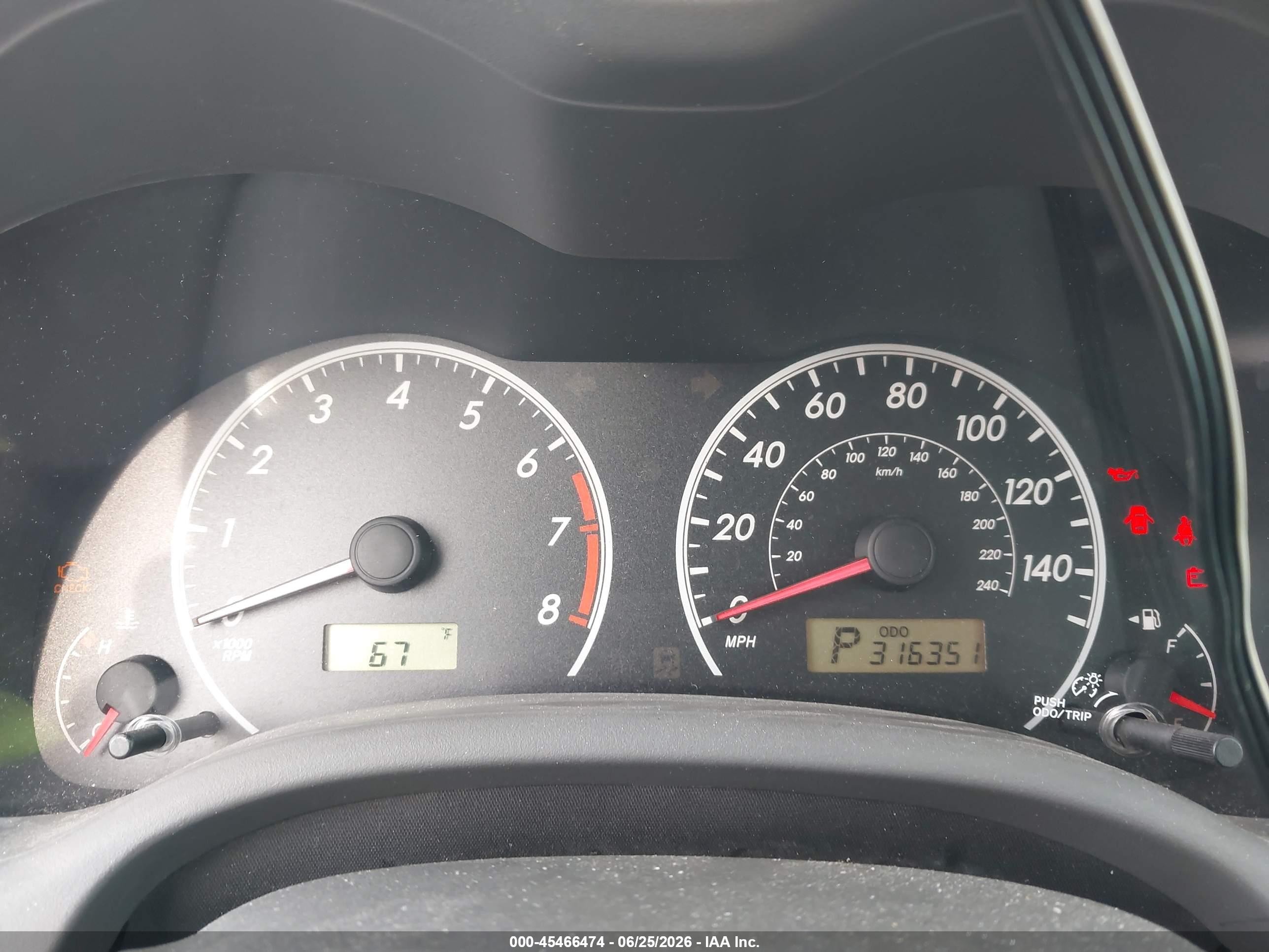 2010 Toyota Corolla Le Silver vin: 2T1BU4EE6AC318785